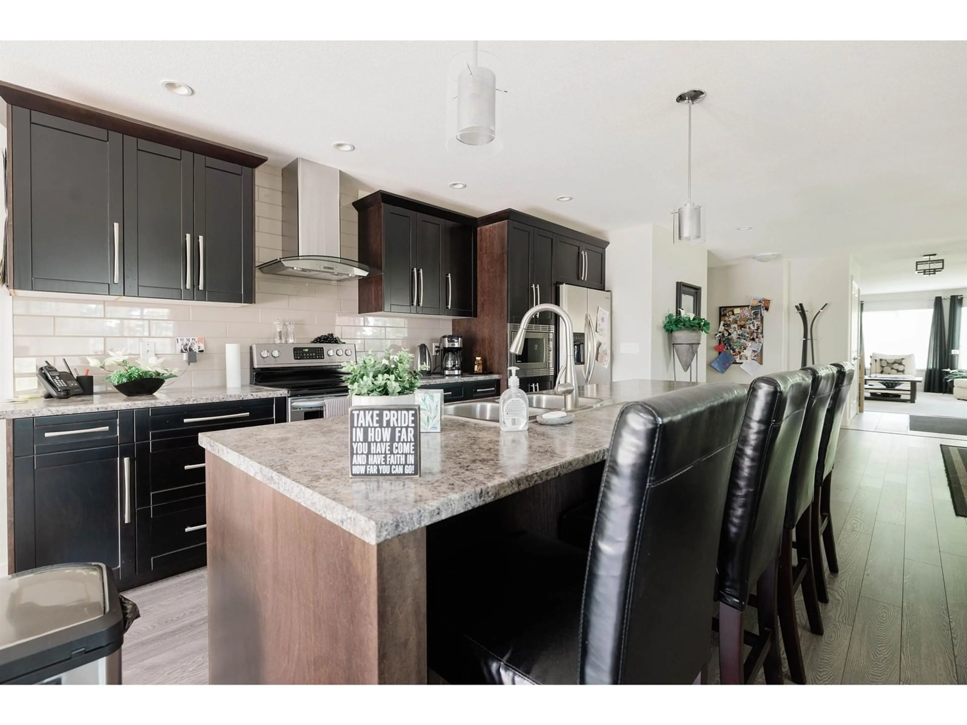 Open concept kitchen, ceramic/tile floor for 22120 45, Langley British Columbia V2Z1B6