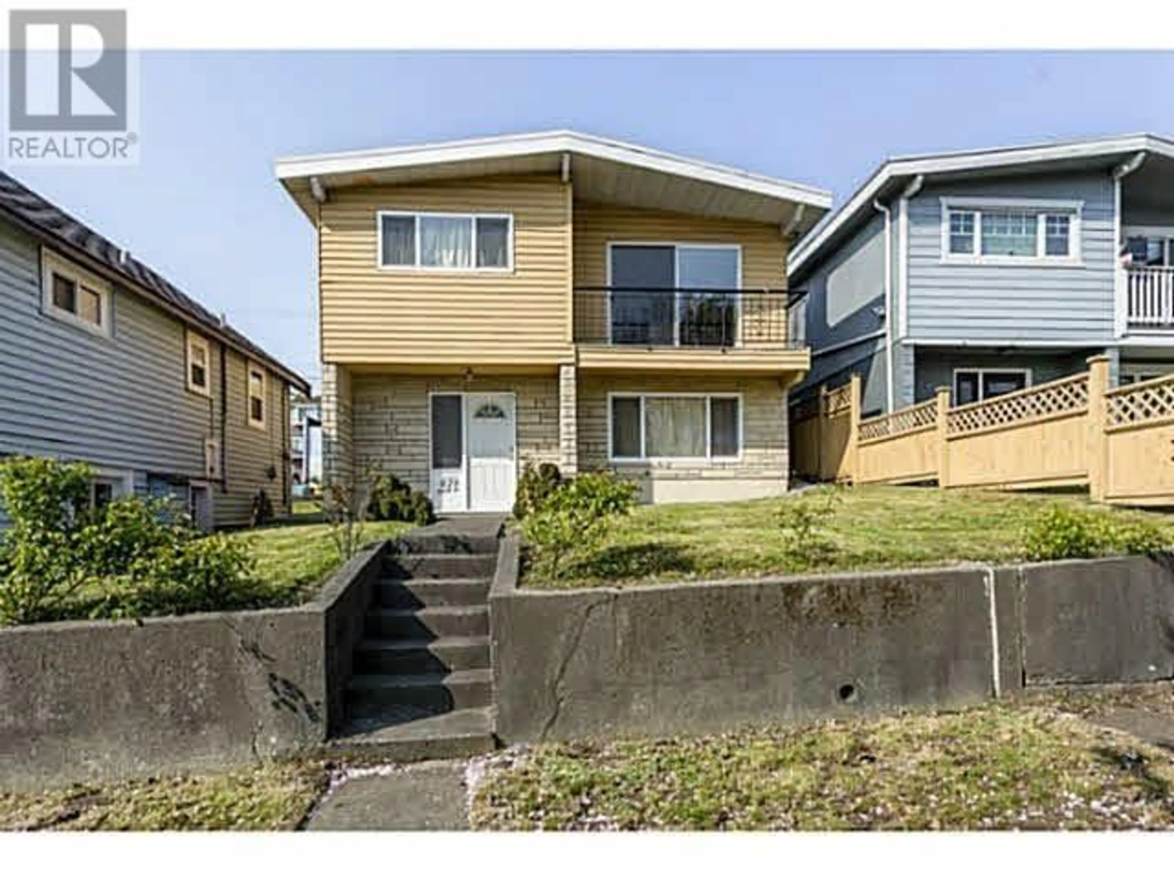 Home with vinyl exterior material, street for 829 MARINE DRIVE, Vancouver British Columbia V5X2V2