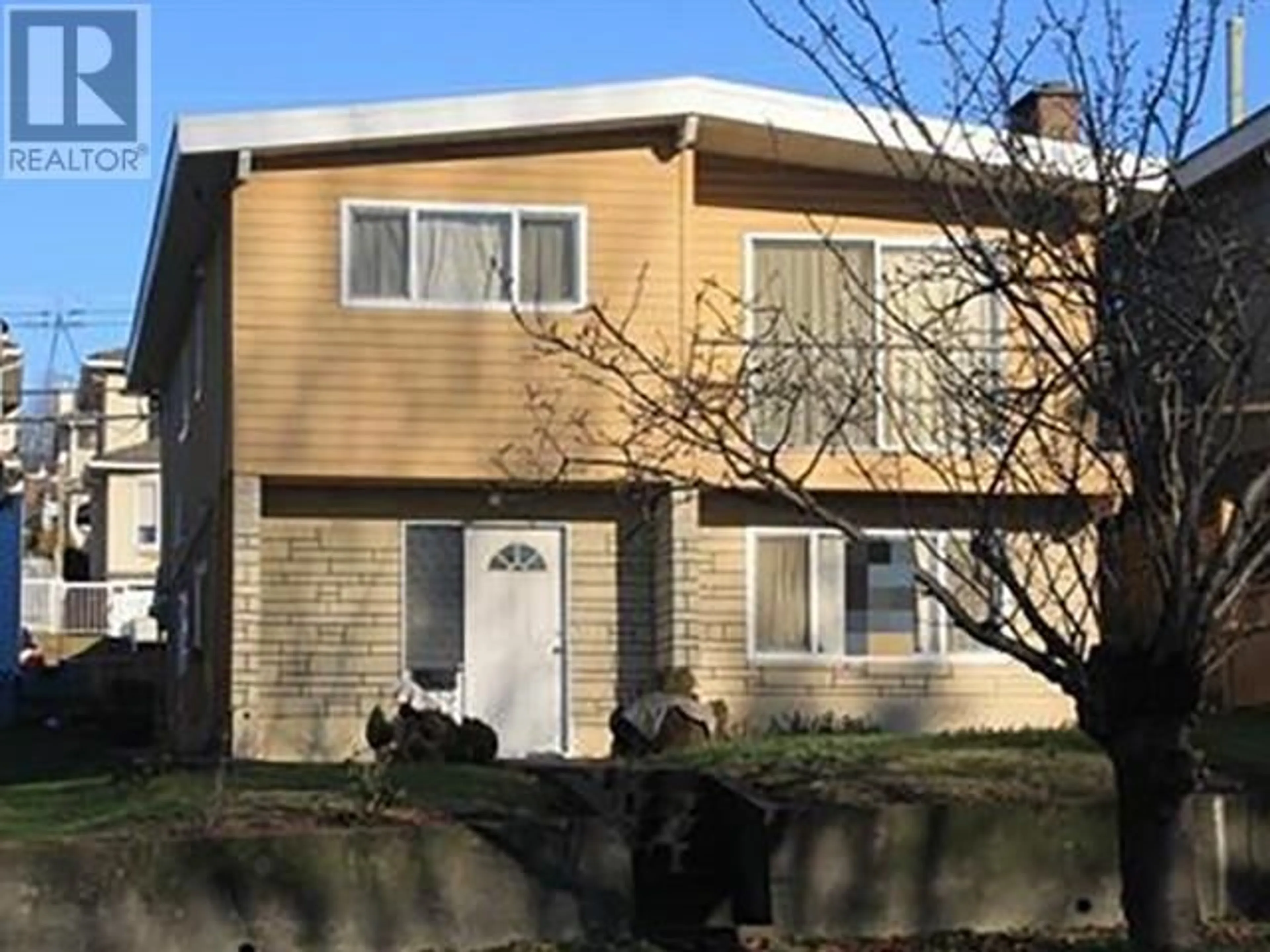 Home with vinyl exterior material, street for 829 MARINE DRIVE, Vancouver British Columbia V5X2V2