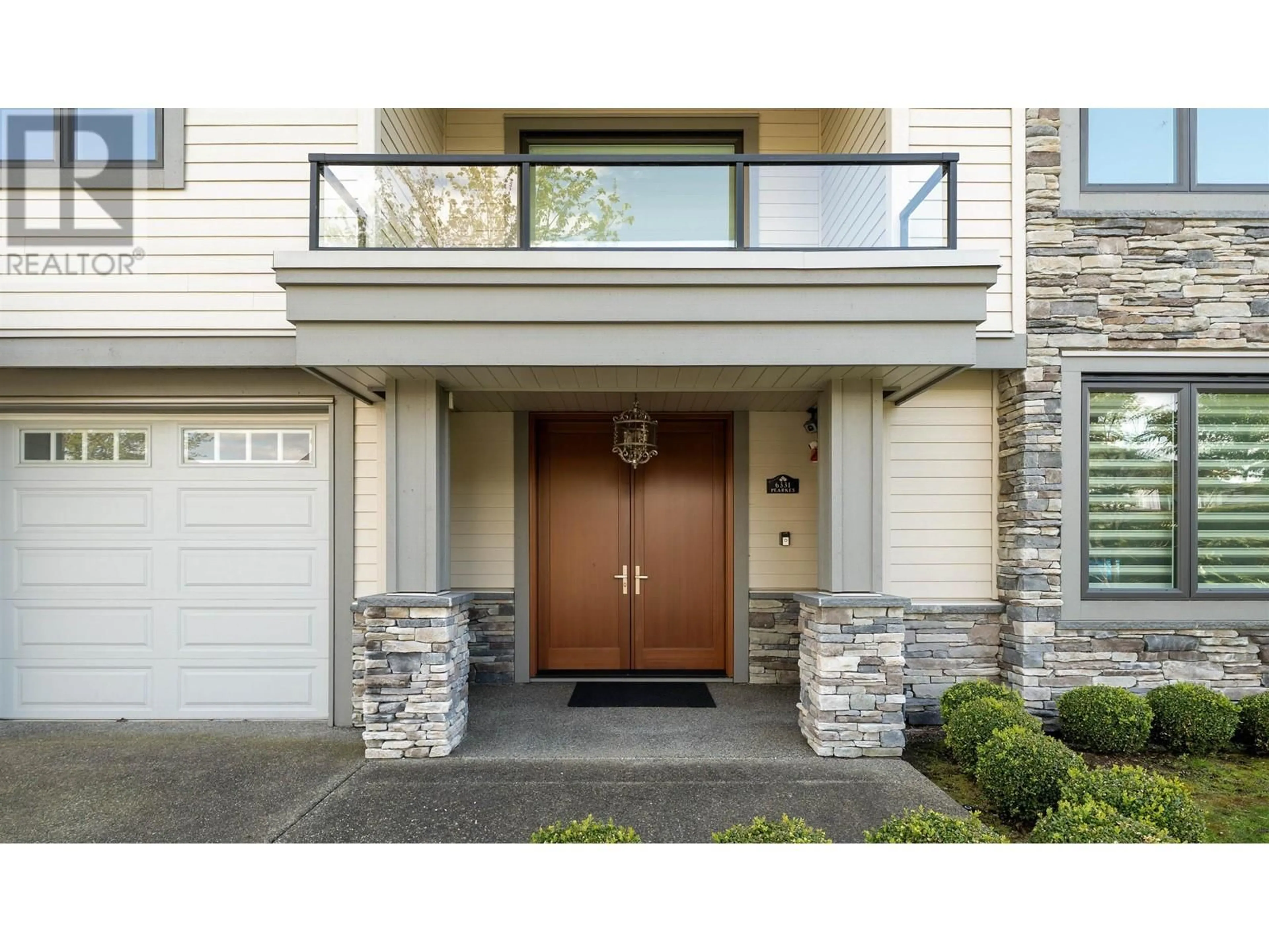 Indoor entryway for 6331 PEARKES DRIVE, Richmond British Columbia V7C5R3