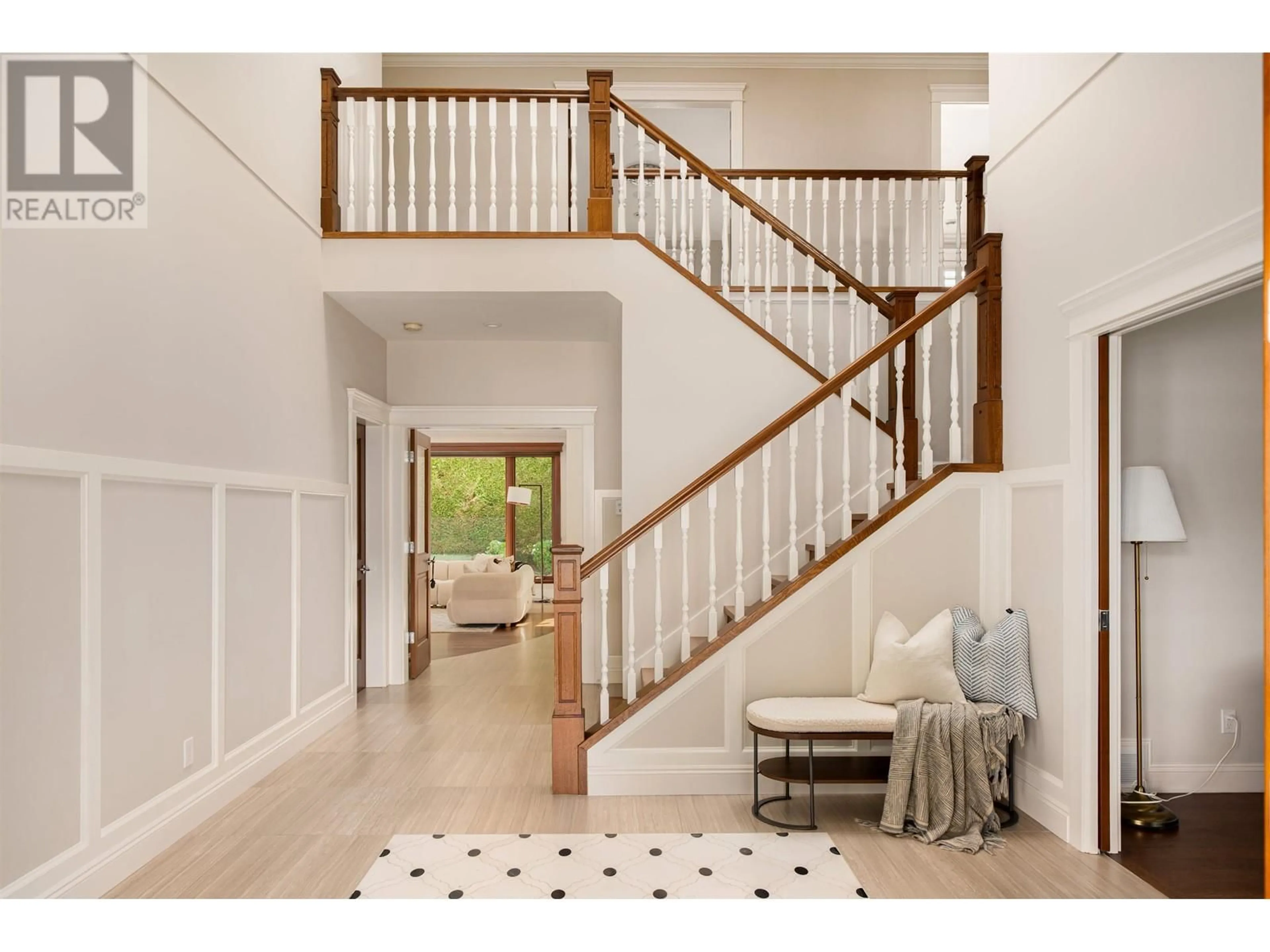 Indoor entryway for 6331 PEARKES DRIVE, Richmond British Columbia V7C5R3