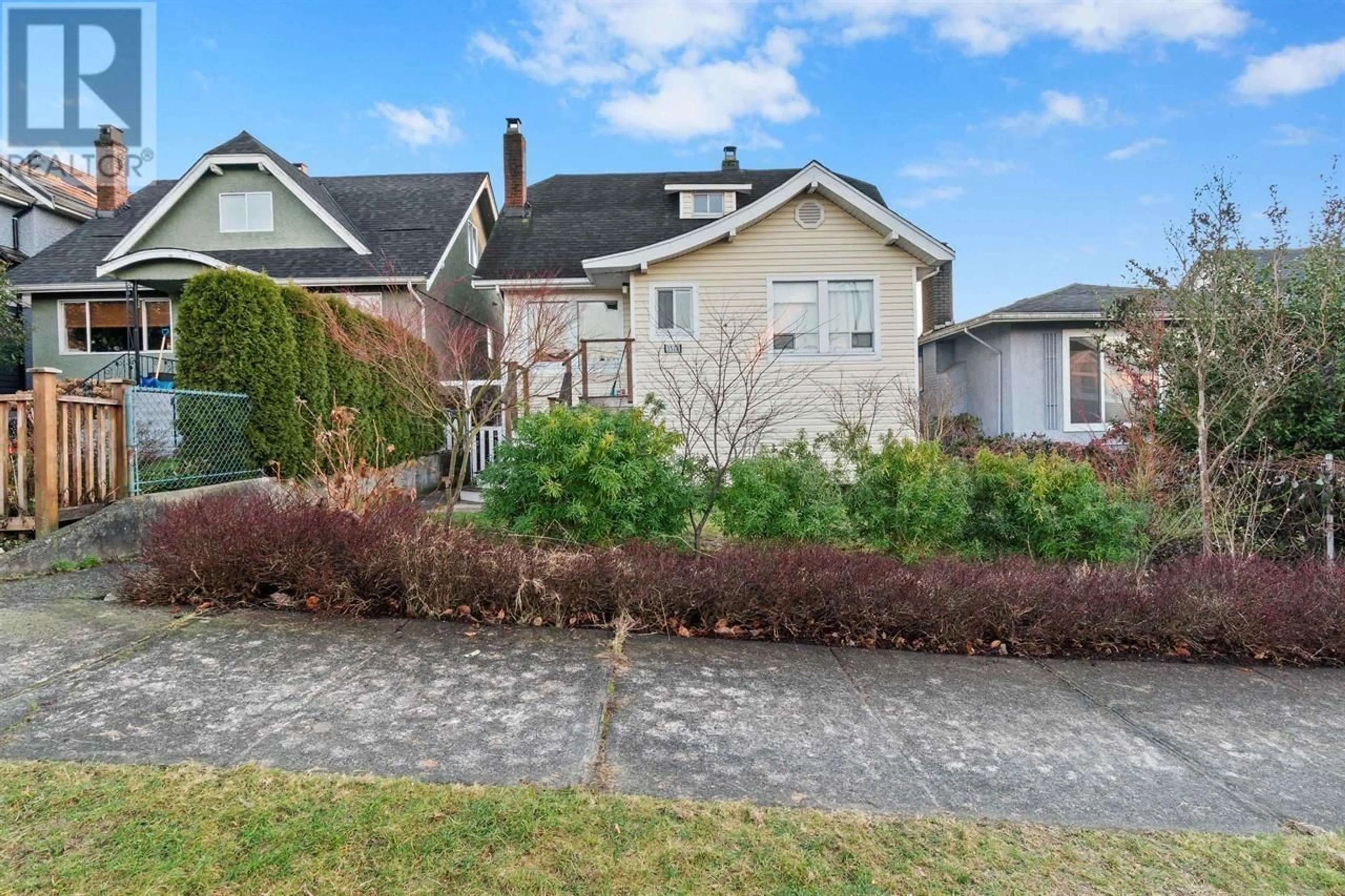 Unknown for 3578 TRIUMPH STREET, Vancouver British Columbia V5K1V1