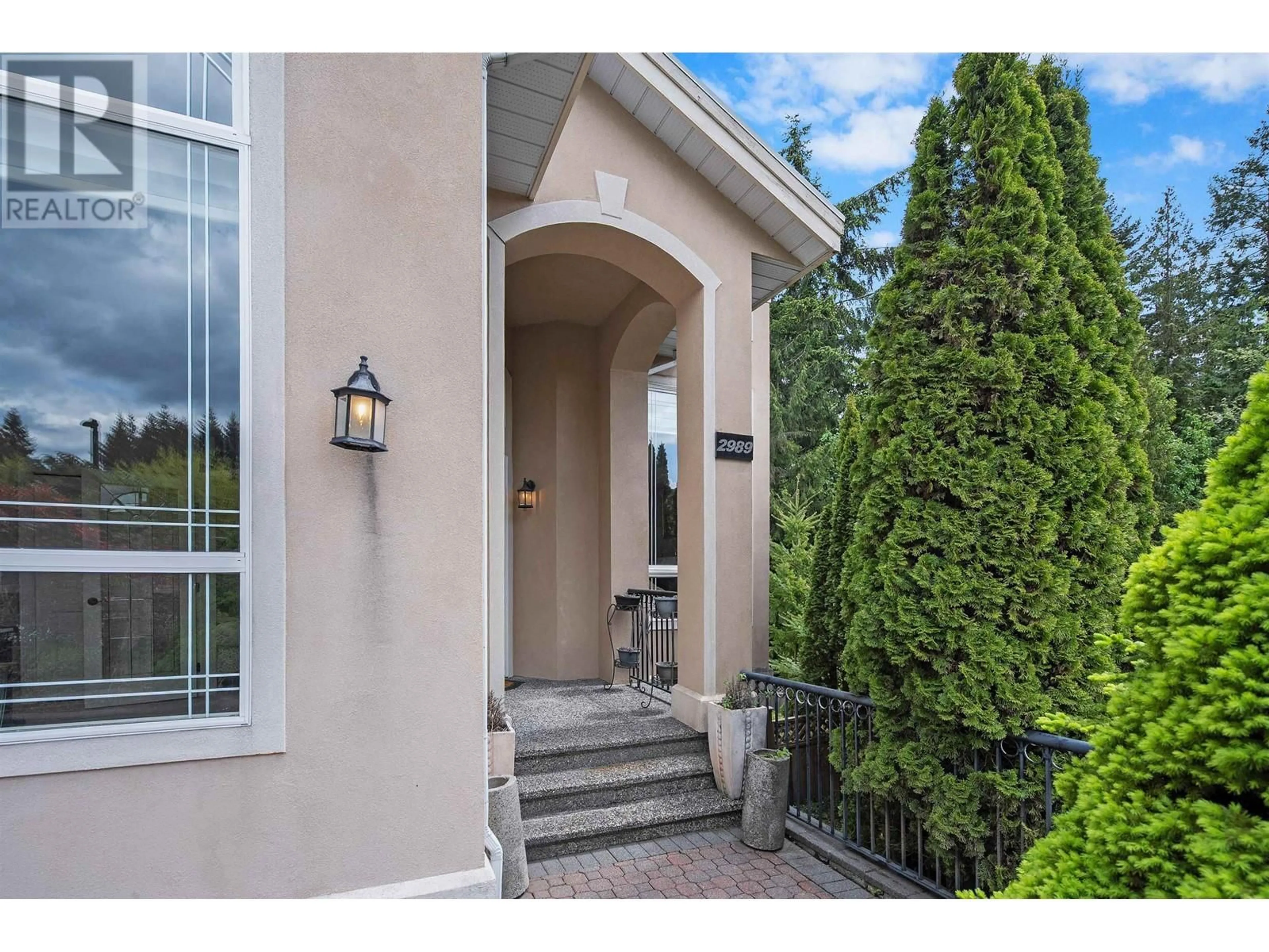 Indoor entryway for 2989 FORESTRIDGE PLACE, Coquitlam British Columbia V3E3M6