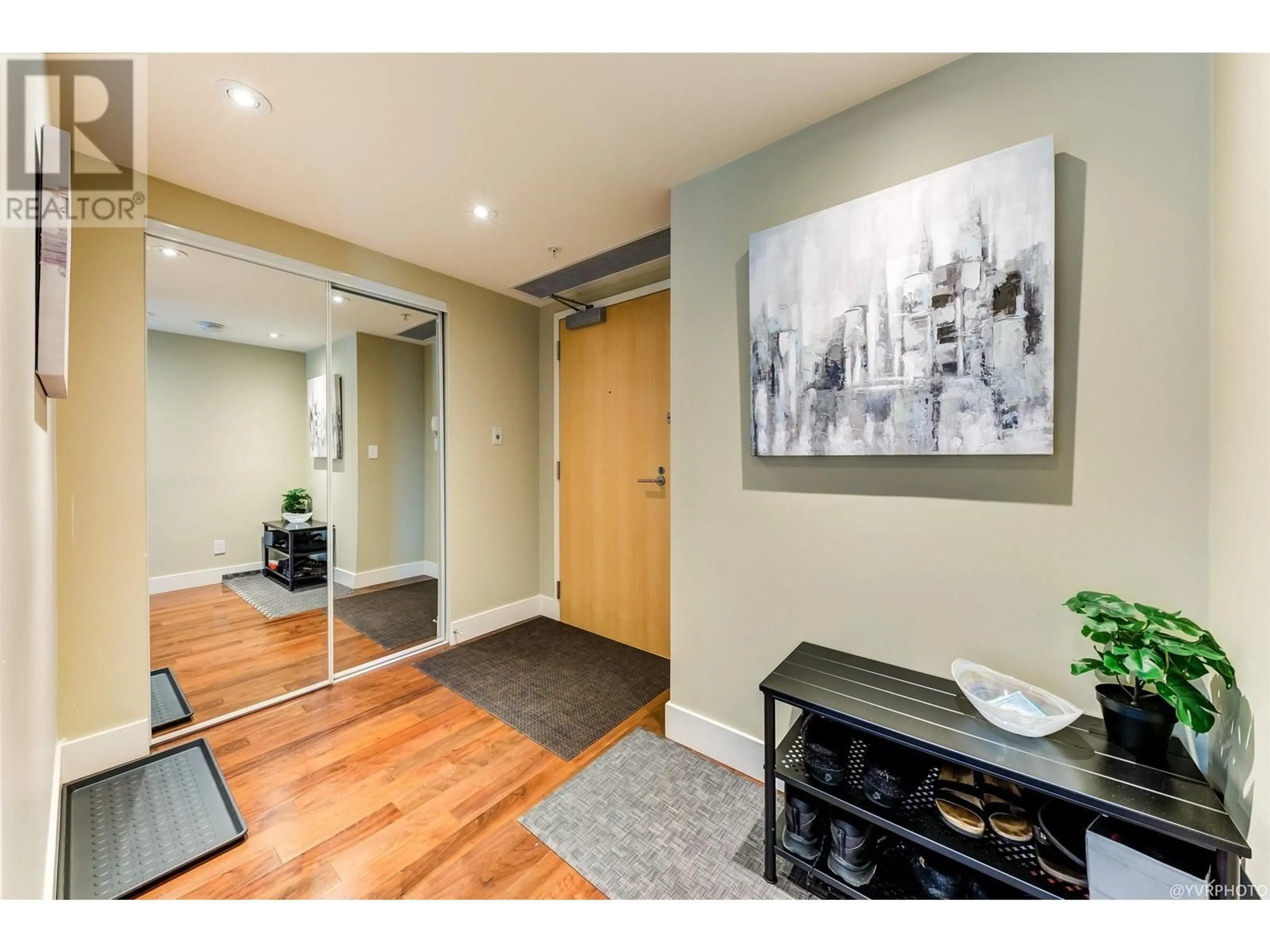 Indoor entryway for 2102 - 1205 HASTINGS STREET, Vancouver British Columbia V6E4T7