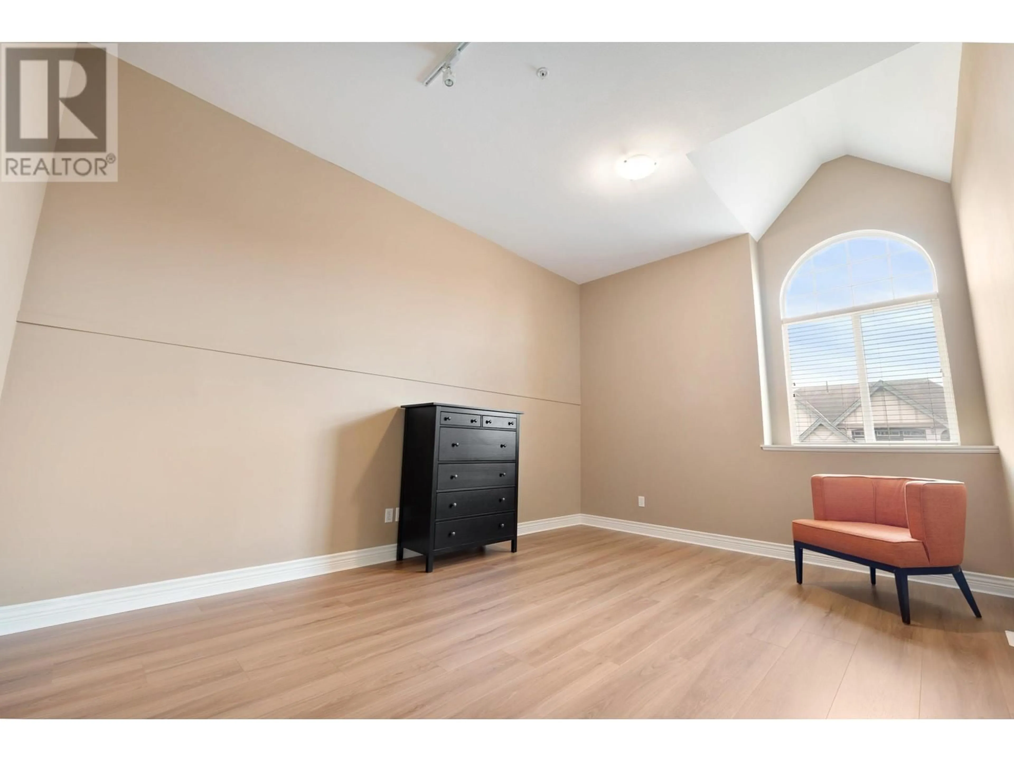 A pic of a room for 19243 FIELDSTONE WALK, Pitt Meadows British Columbia V3Y2X1