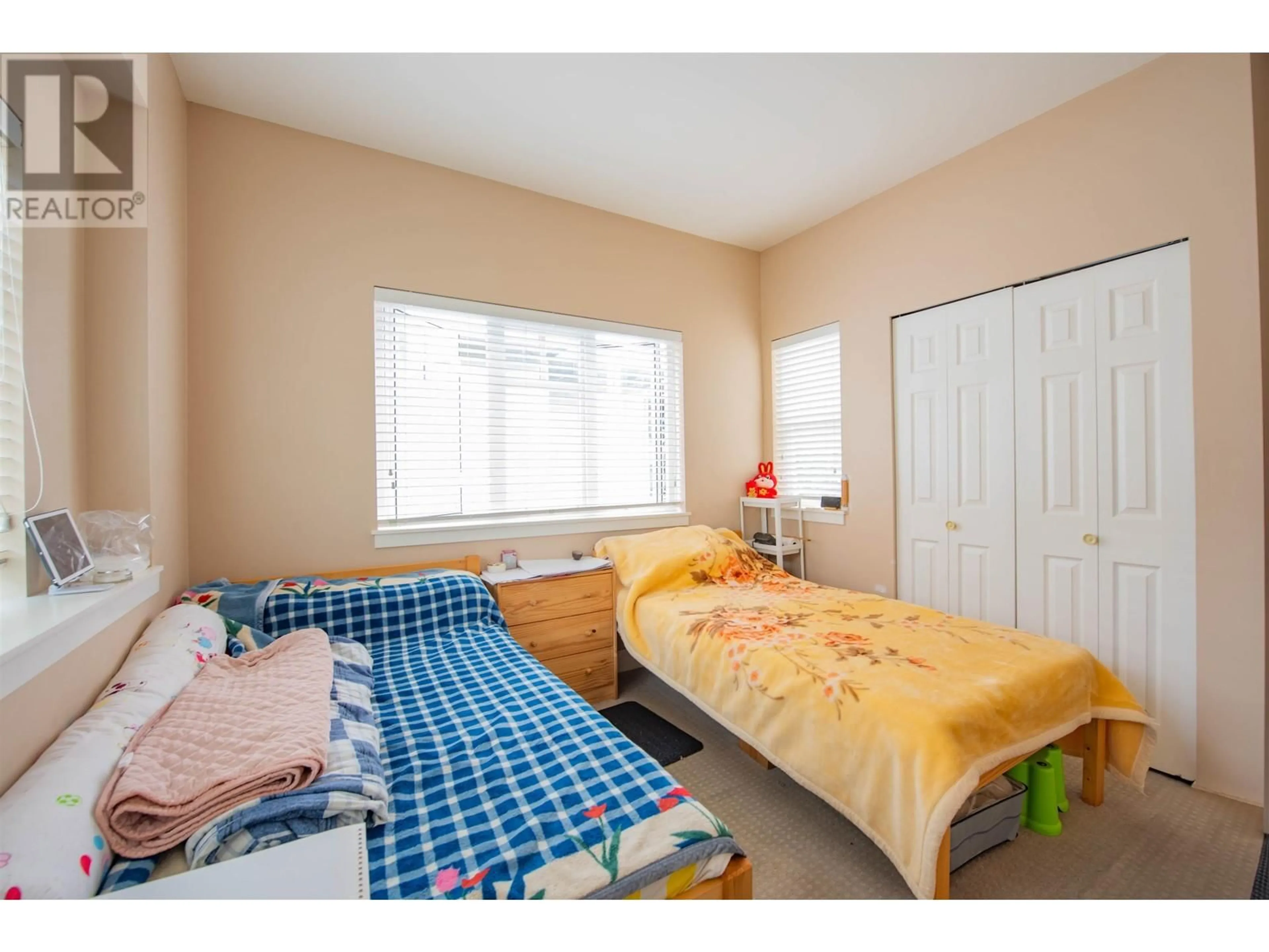 A pic of a room for 207 - 2263 TRIUMPH STREET, Vancouver British Columbia V5L1L2