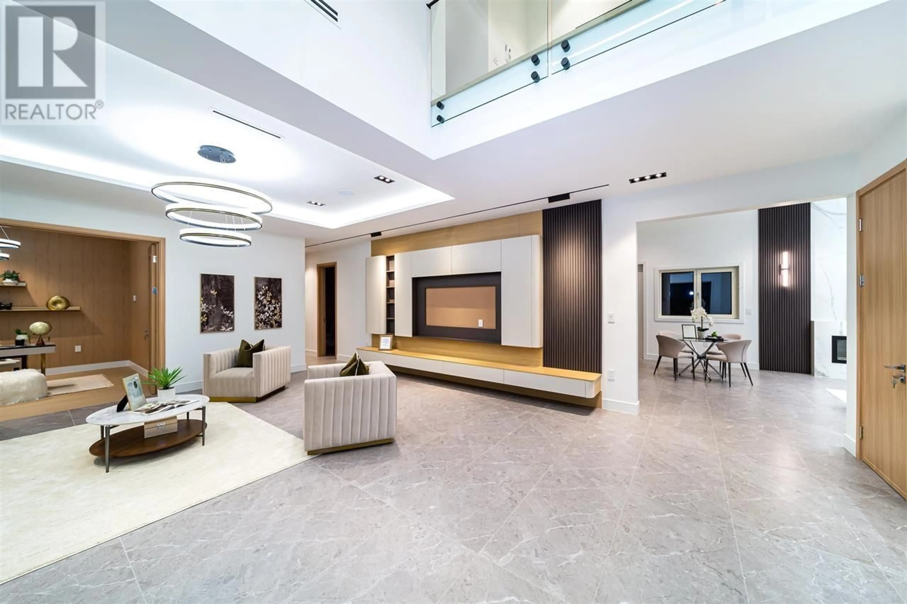 Lobby for 9240 SAUNDERS ROAD, Richmond British Columbia V7A2B1