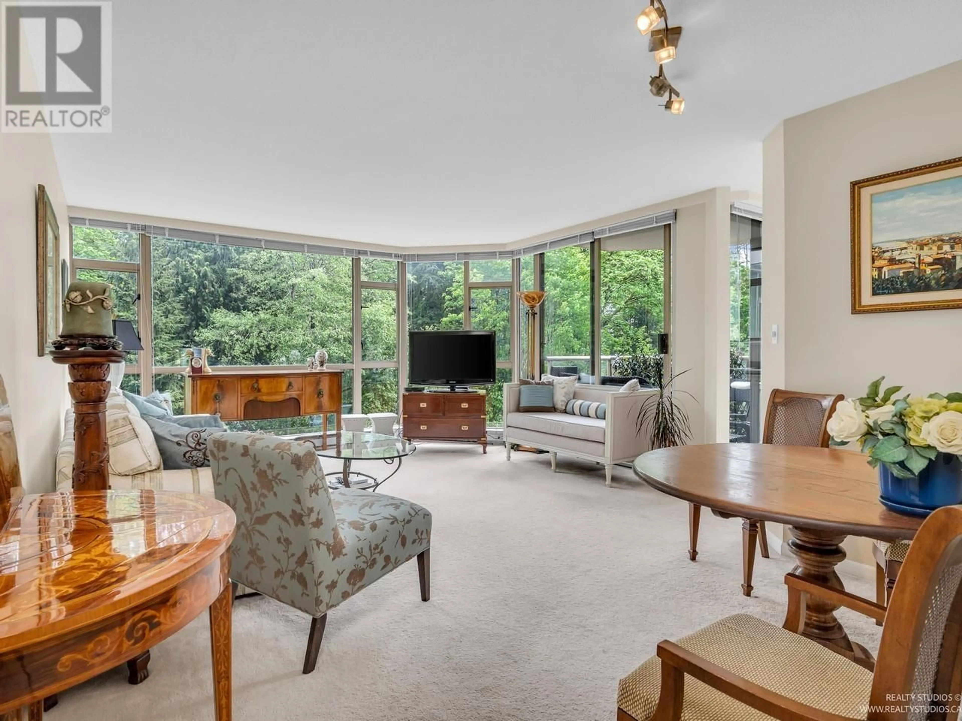 Living room with furniture, unknown for 413 - 1327 KEITH ROAD, North Vancouver British Columbia V7J1J3