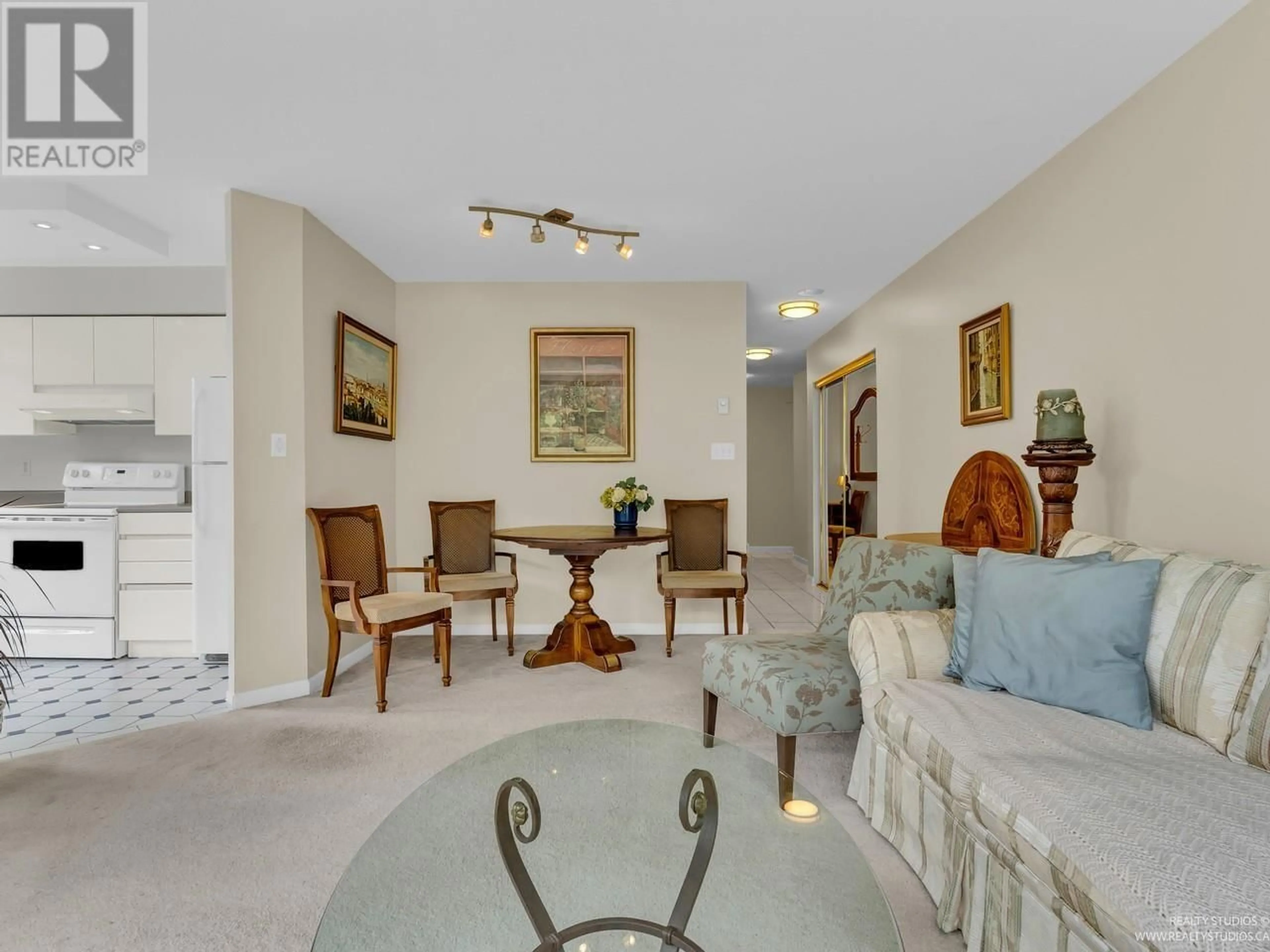 Living room with furniture, unknown for 413 - 1327 KEITH ROAD, North Vancouver British Columbia V7J1J3