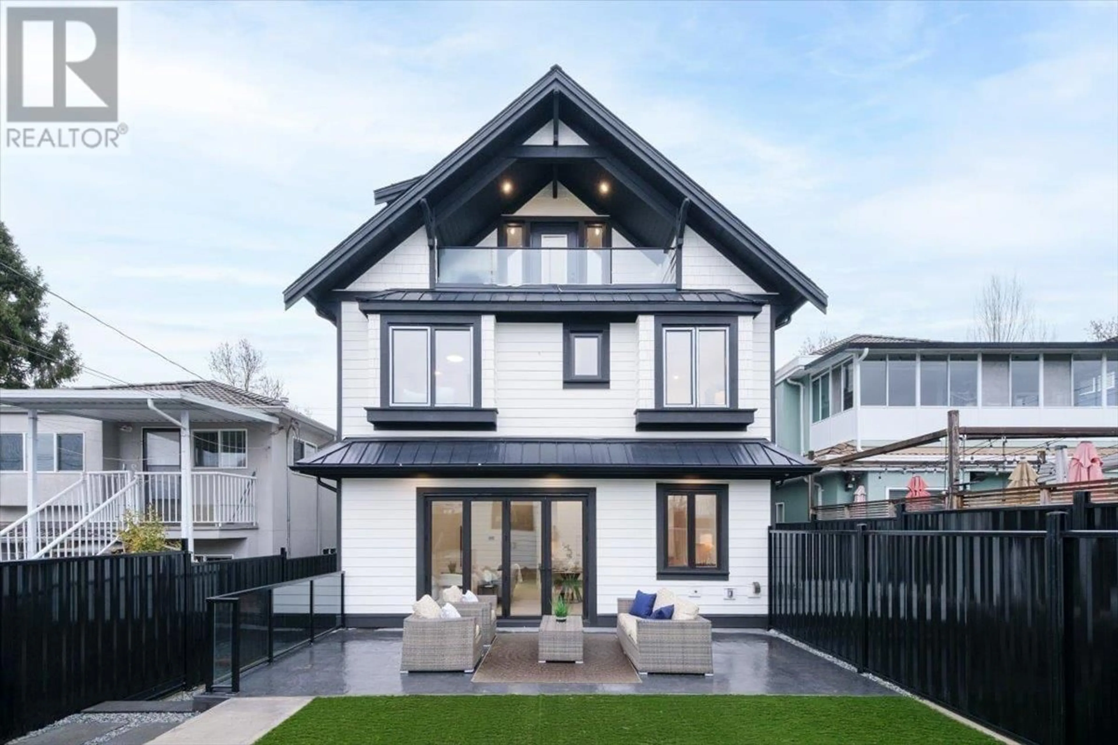 Home with vinyl exterior material, street for 2 - 2750 5TH AVENUE, Vancouver British Columbia V5M1N2