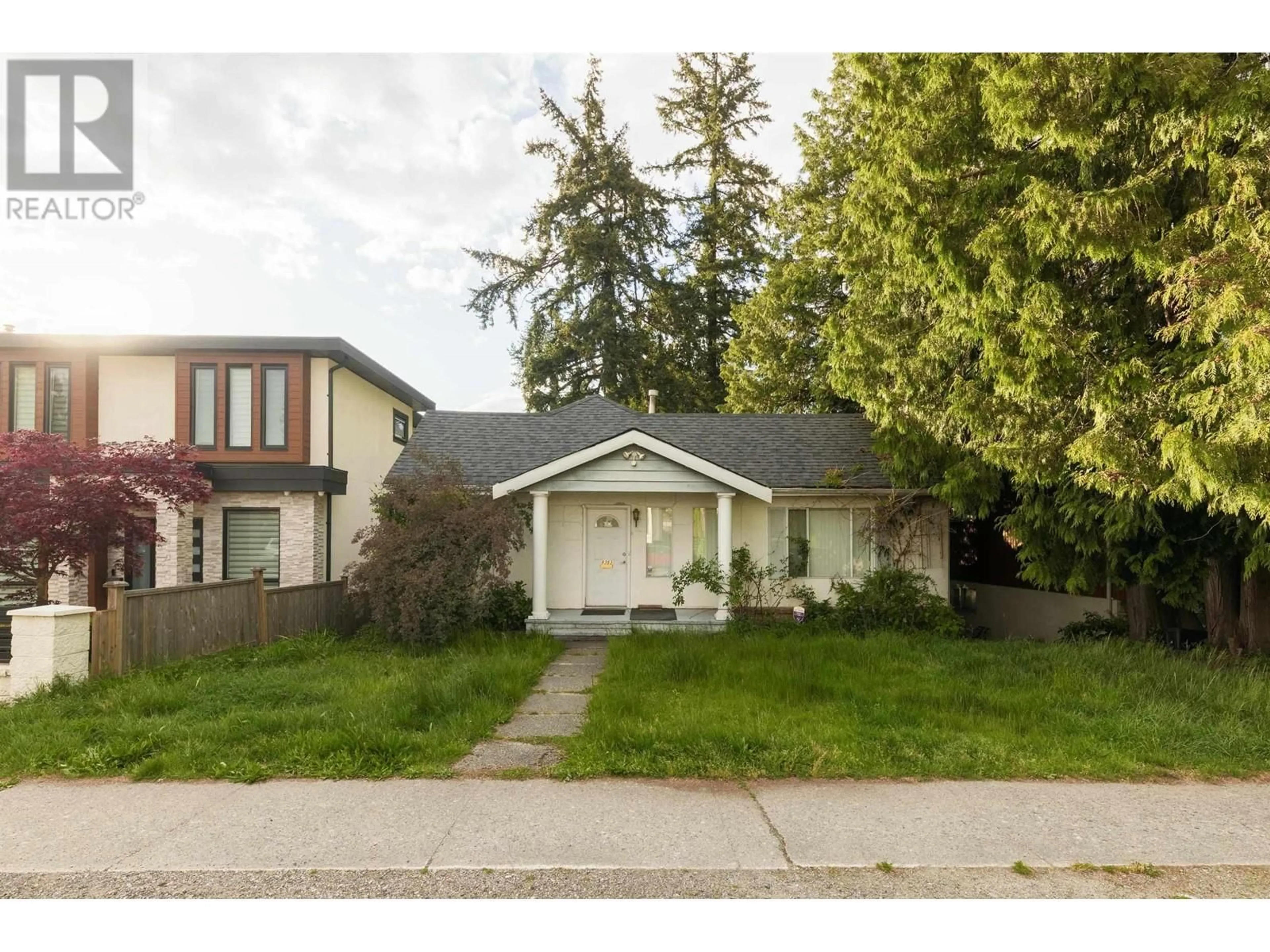 Unknown for 8353 16TH AVENUE, Burnaby British Columbia V3N1S2
