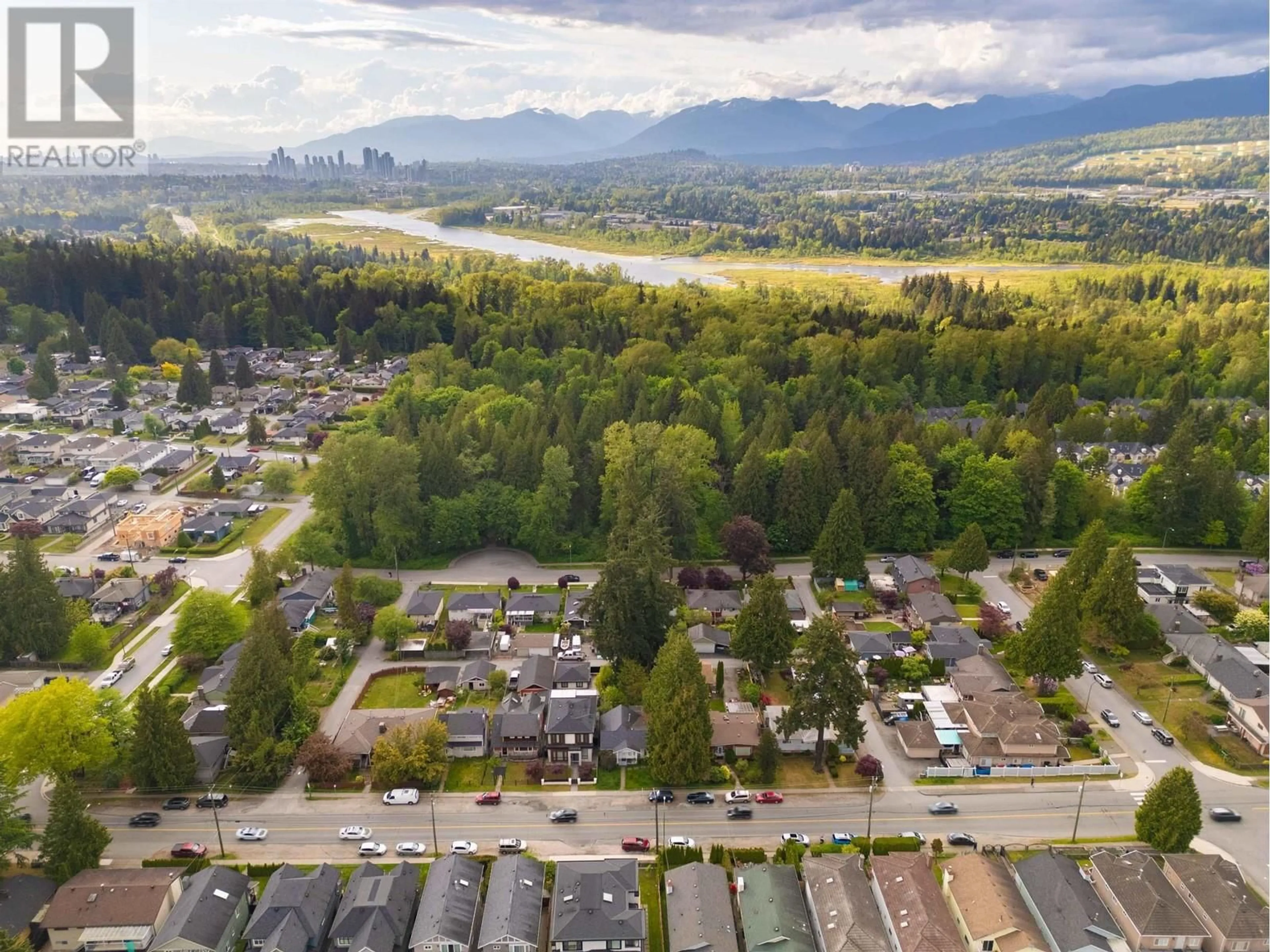 A pic from outside/outdoor area/front of a property/back of a property/a pic from drone, mountain view for 8353 16TH AVENUE, Burnaby British Columbia V3N1S2