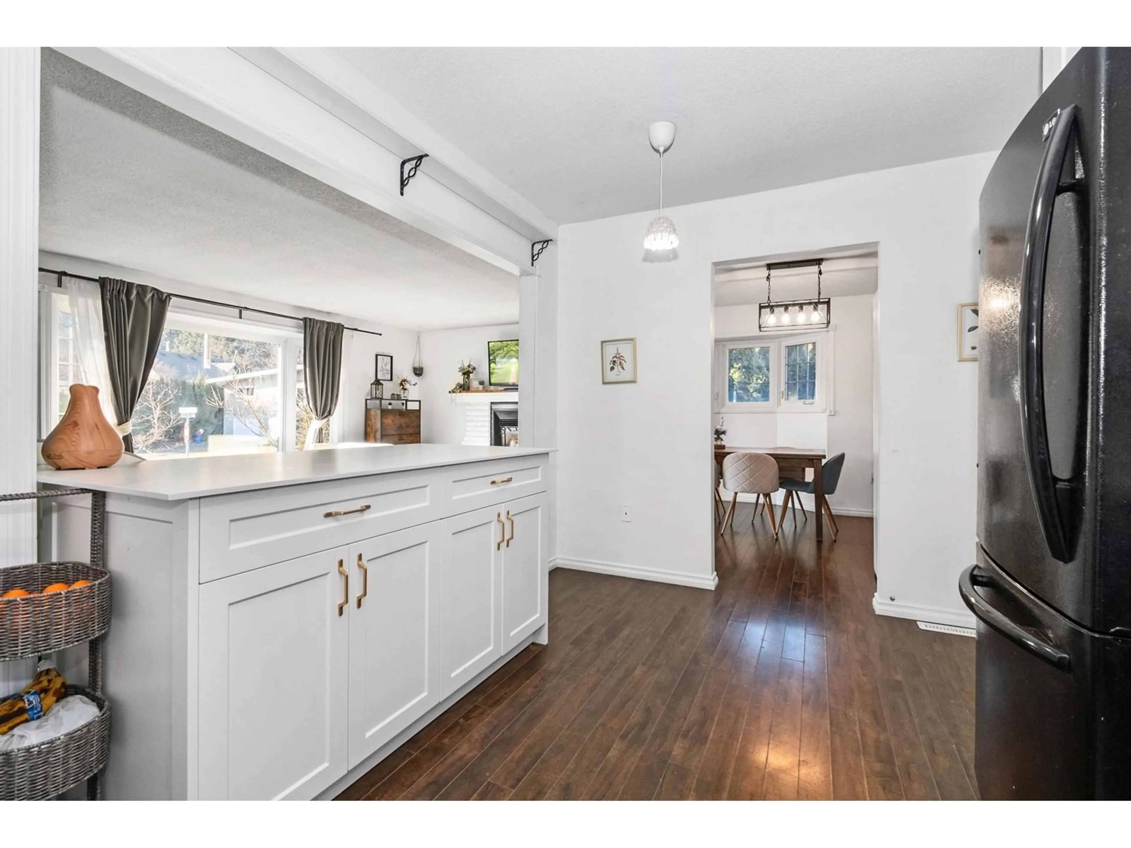 Open concept kitchen, unknown for 45492 SPARTAN CRESCENT, Chilliwack British Columbia V2P6V2