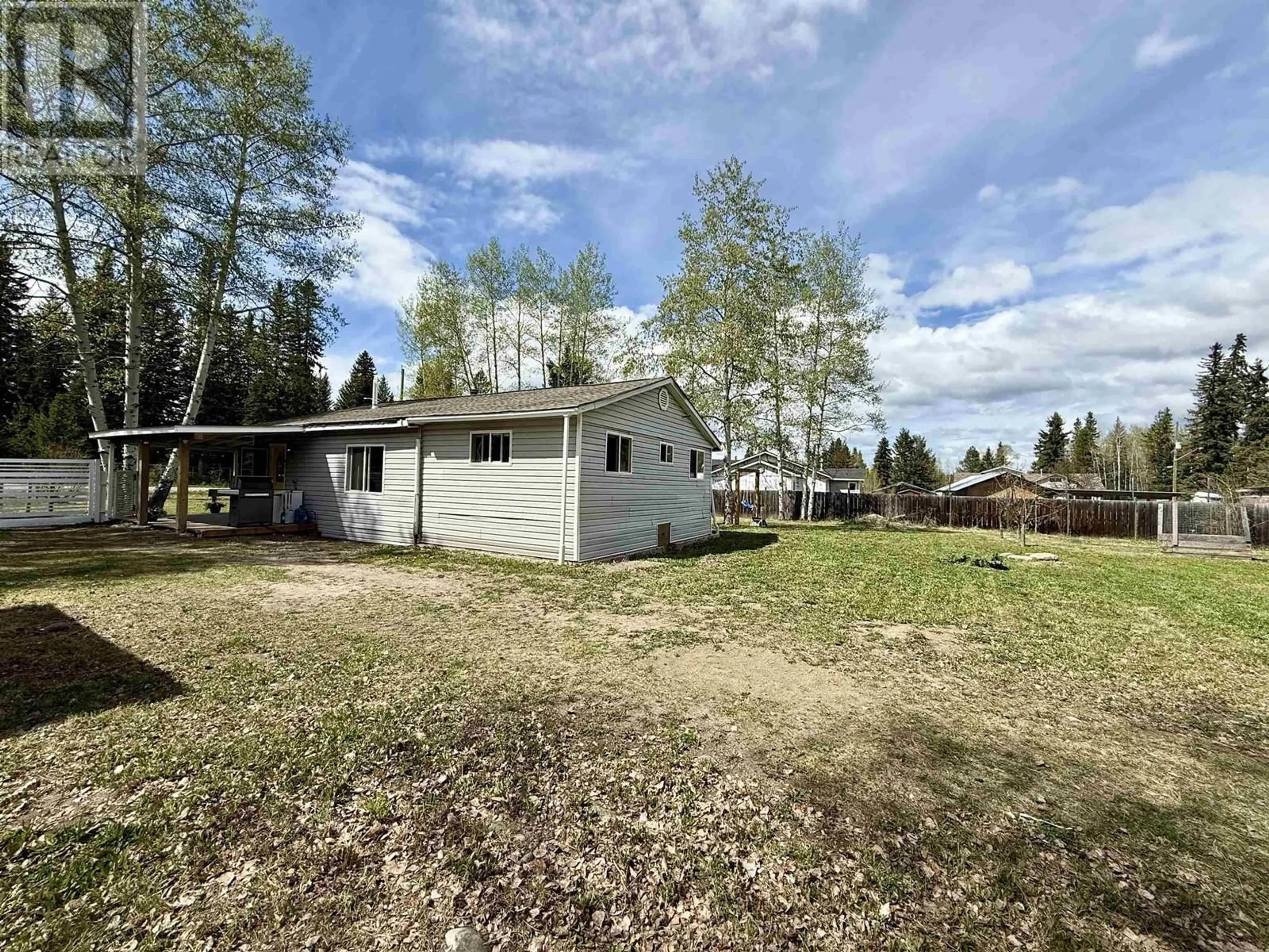 A pic from outside/outdoor area/front of a property/back of a property/a pic from drone, unknown for 4250 PACIFIC ROAD, Williams Lake British Columbia V2G4Z7
