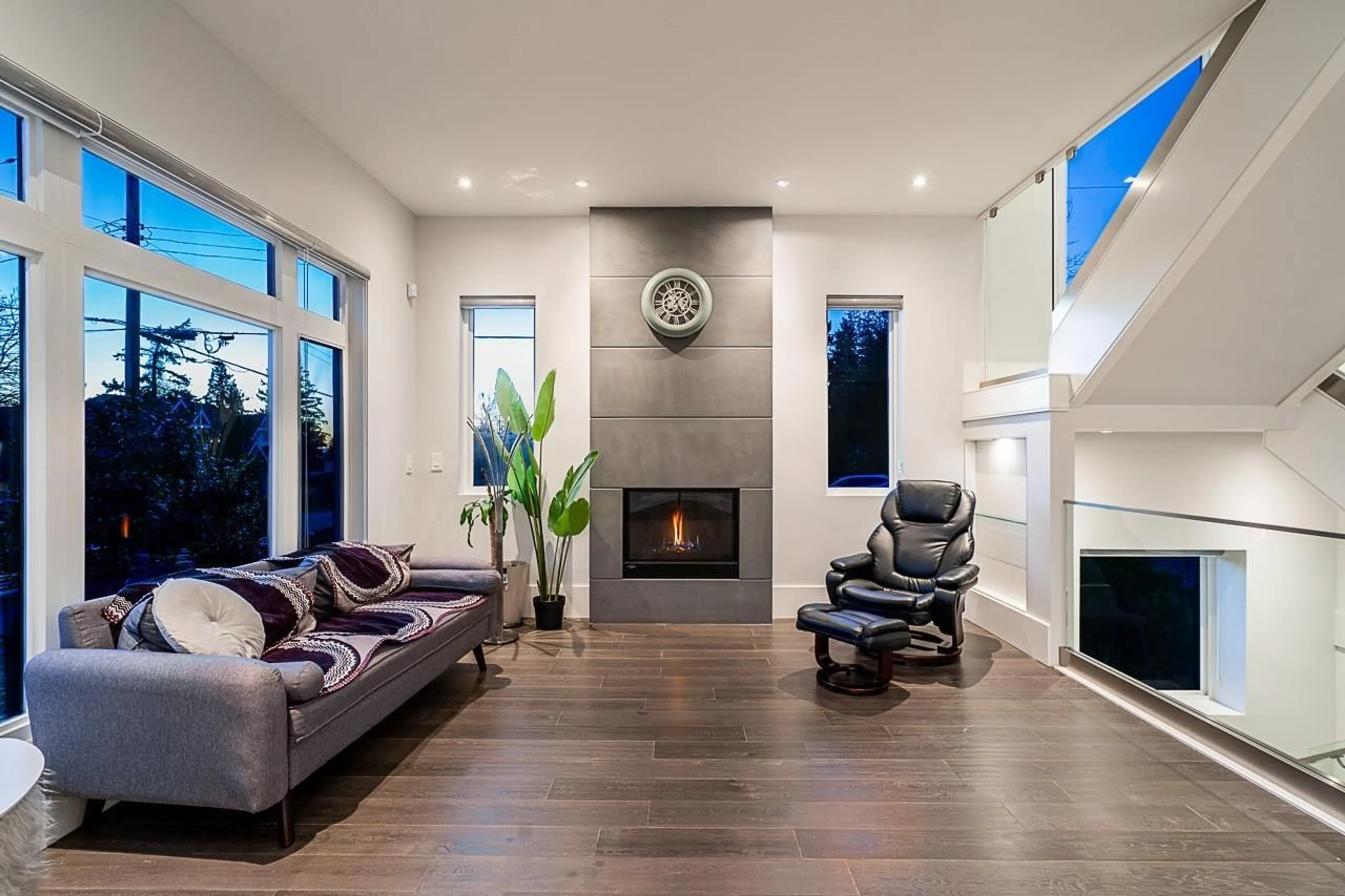 Living room with furniture, unknown for 13365 57, Surrey British Columbia V3X2S9