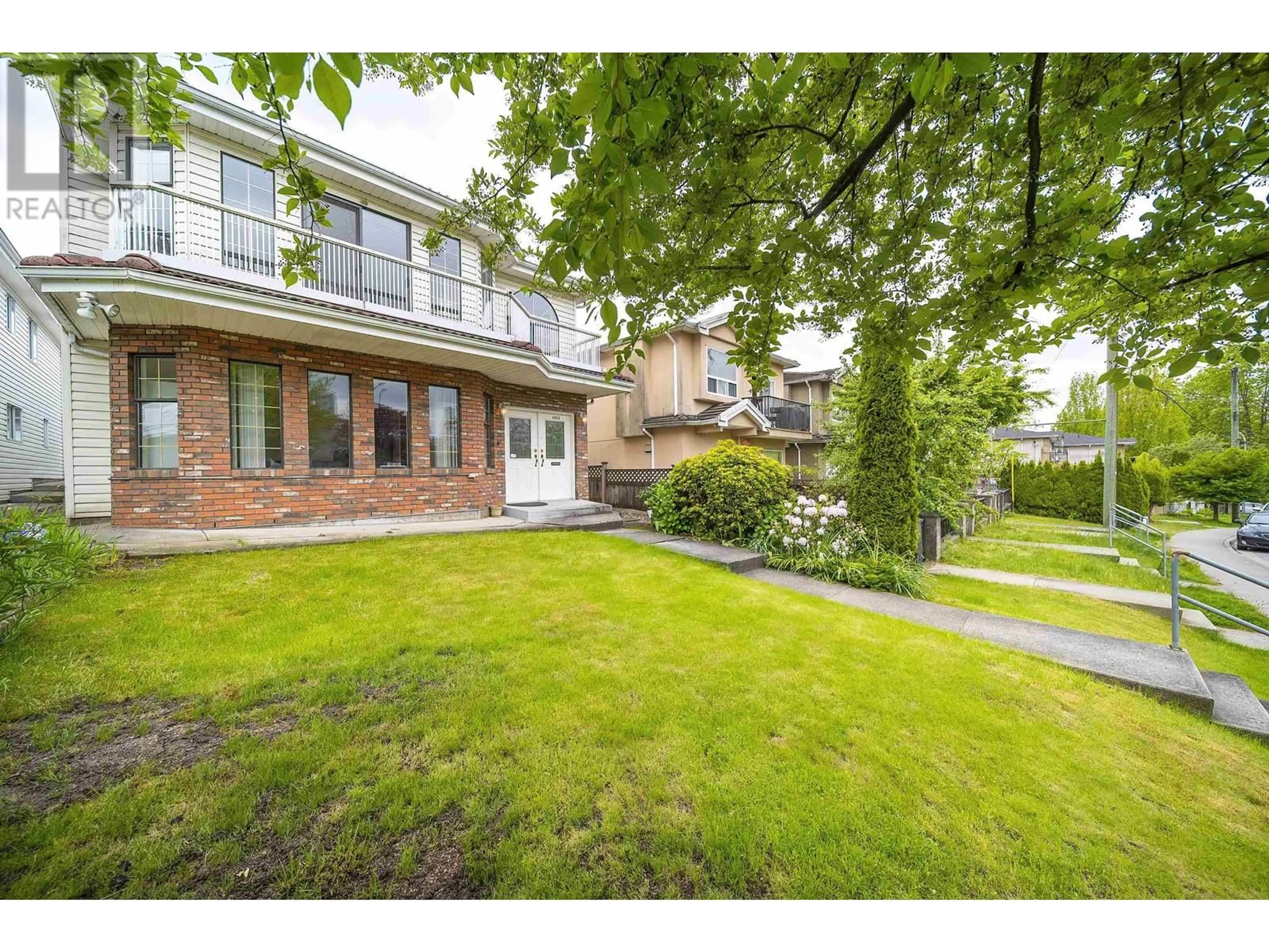 A pic from outside/outdoor area/front of a property/back of a property/a pic from drone, street for 4968 DOMINION STREET, Burnaby British Columbia V5G1C9