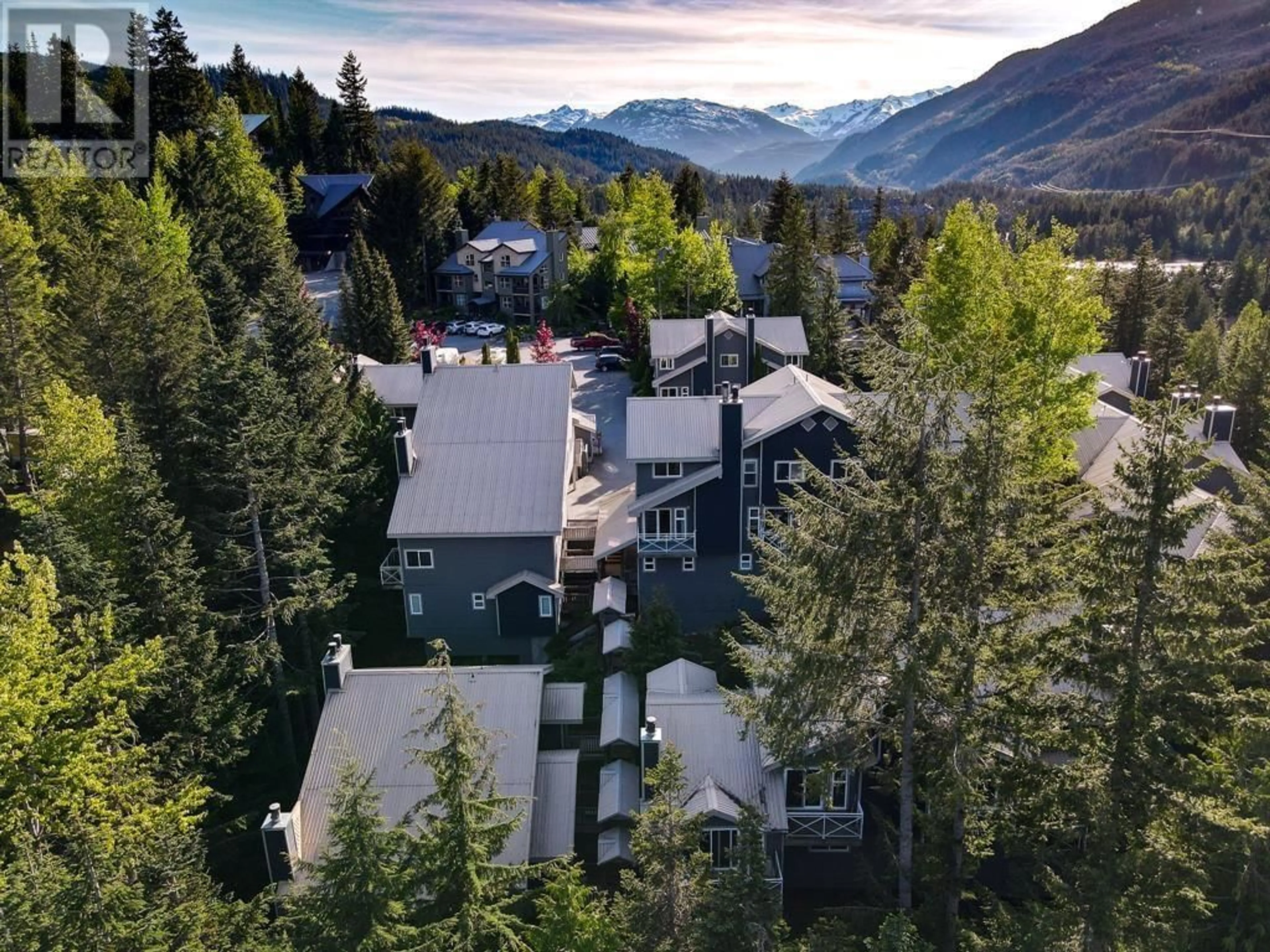 A pic from outside/outdoor area/front of a property/back of a property/a pic from drone, mountain view for 30 - 2211 MARMOT PLACE, Whistler British Columbia V8E0M6