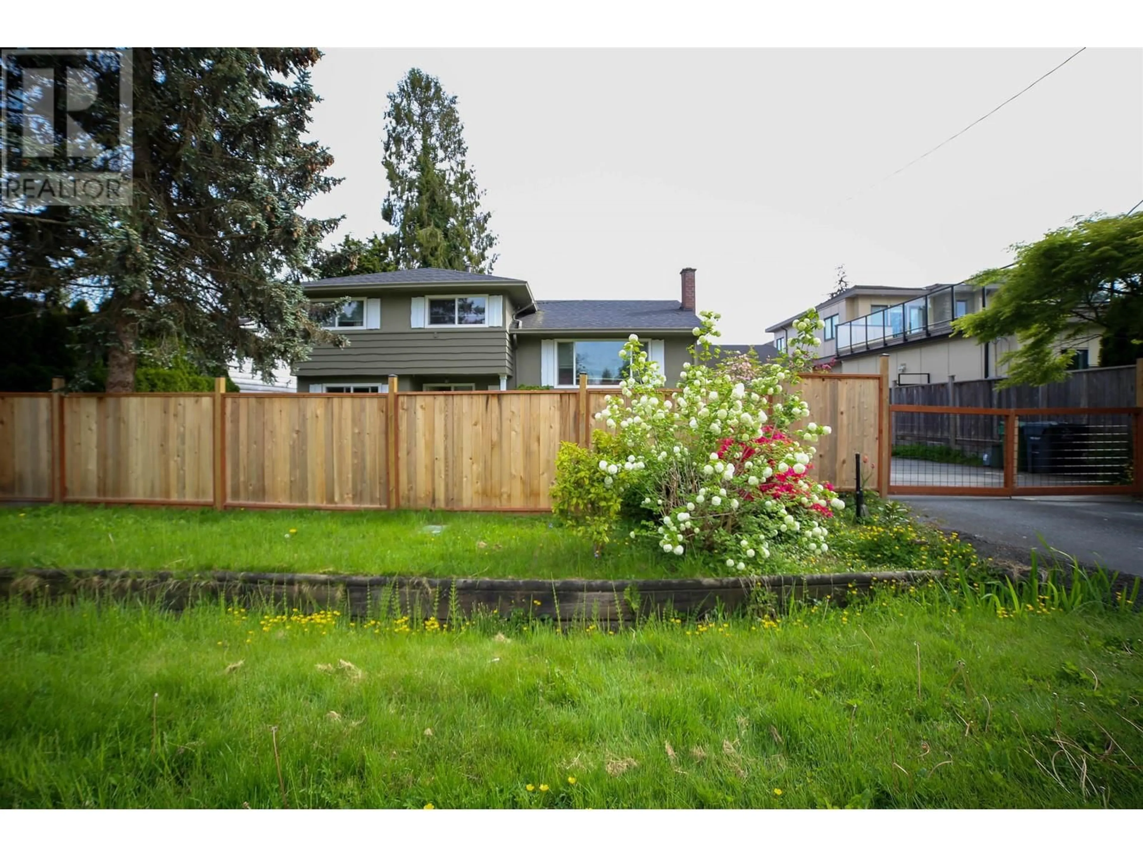 A pic from outside/outdoor area/front of a property/back of a property/a pic from drone, street for 9751 PINEWELL CRESCENT, Richmond British Columbia V7A2C7