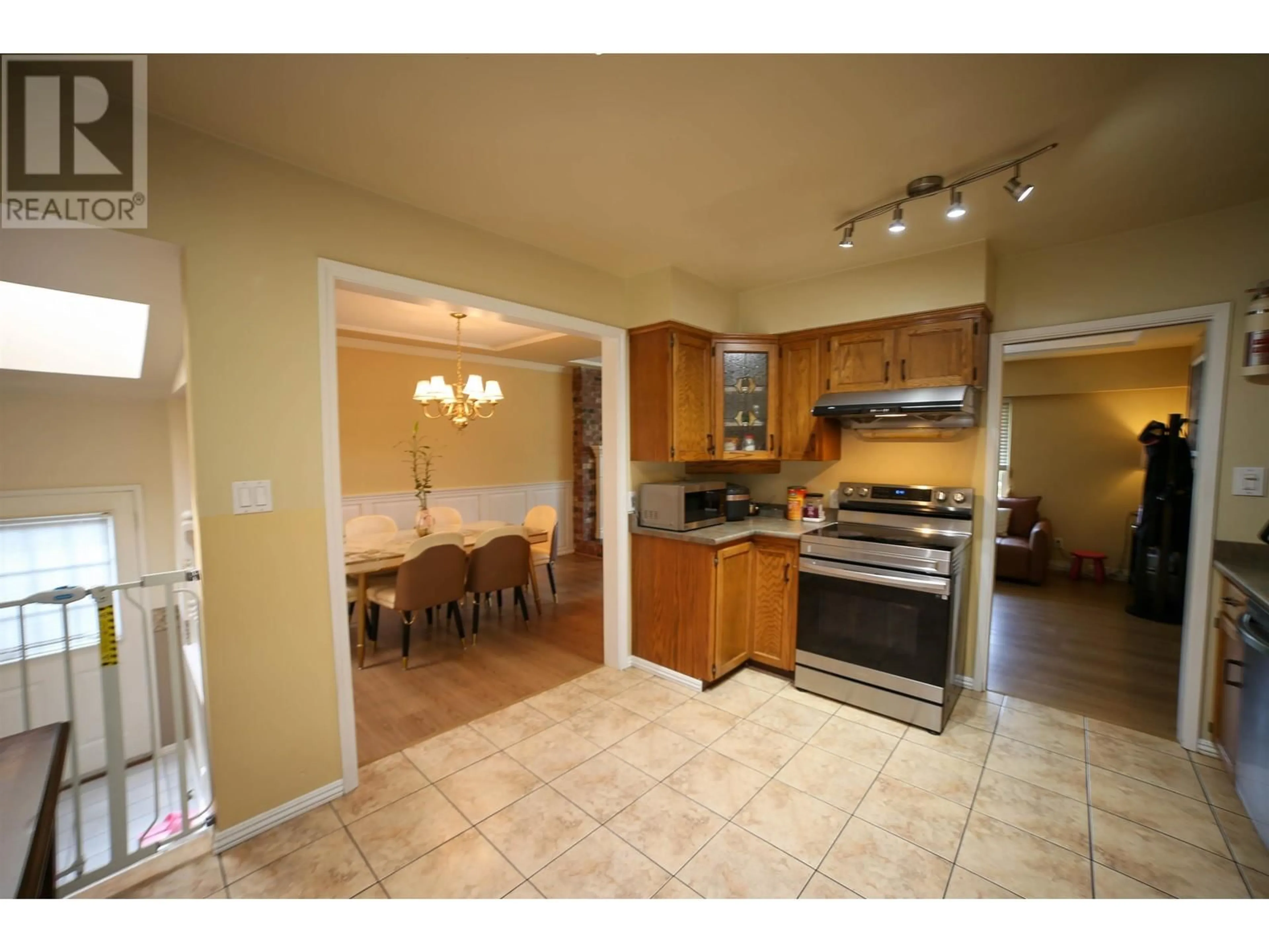Open concept kitchen, unknown for 9751 PINEWELL CRESCENT, Richmond British Columbia V7A2C7