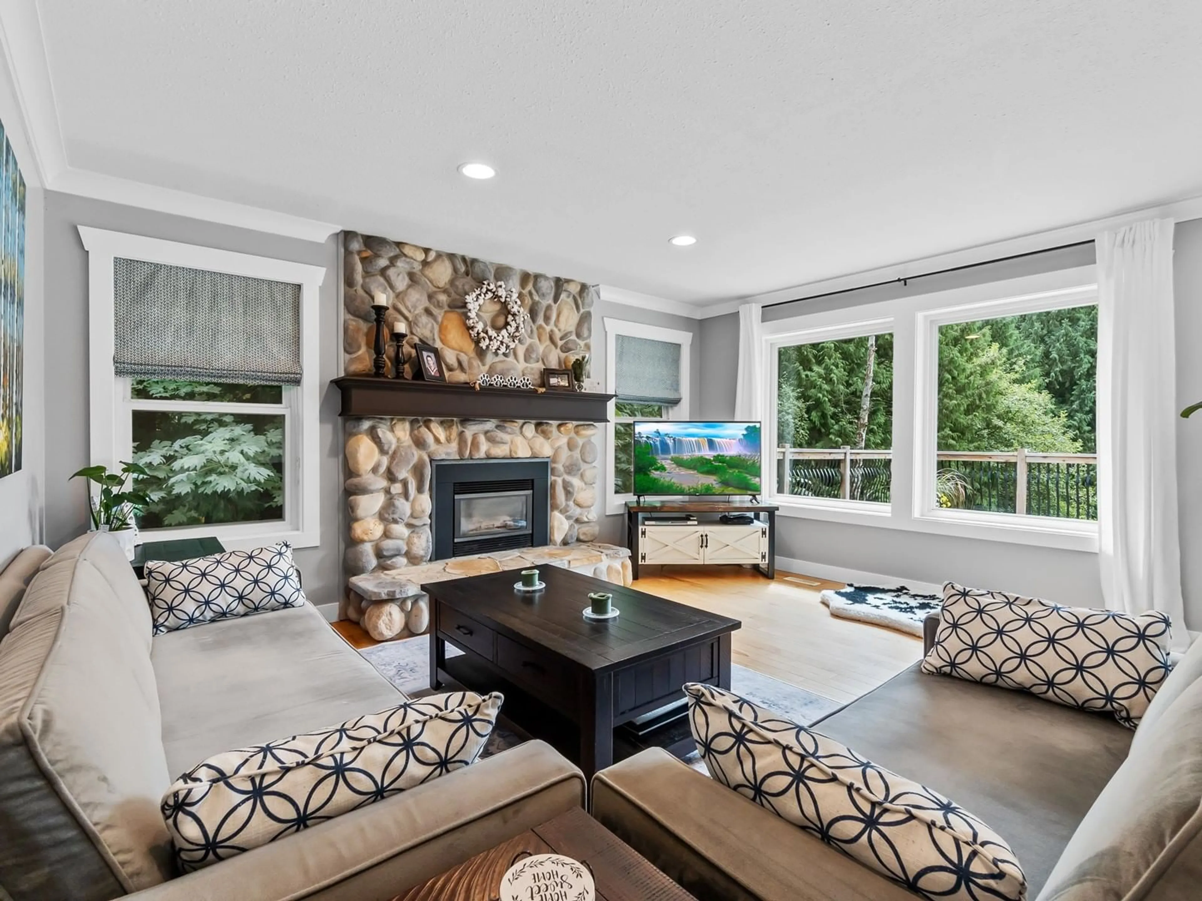 Living room with furniture, unknown for 31774 OLSON, Mission British Columbia V4S1E8