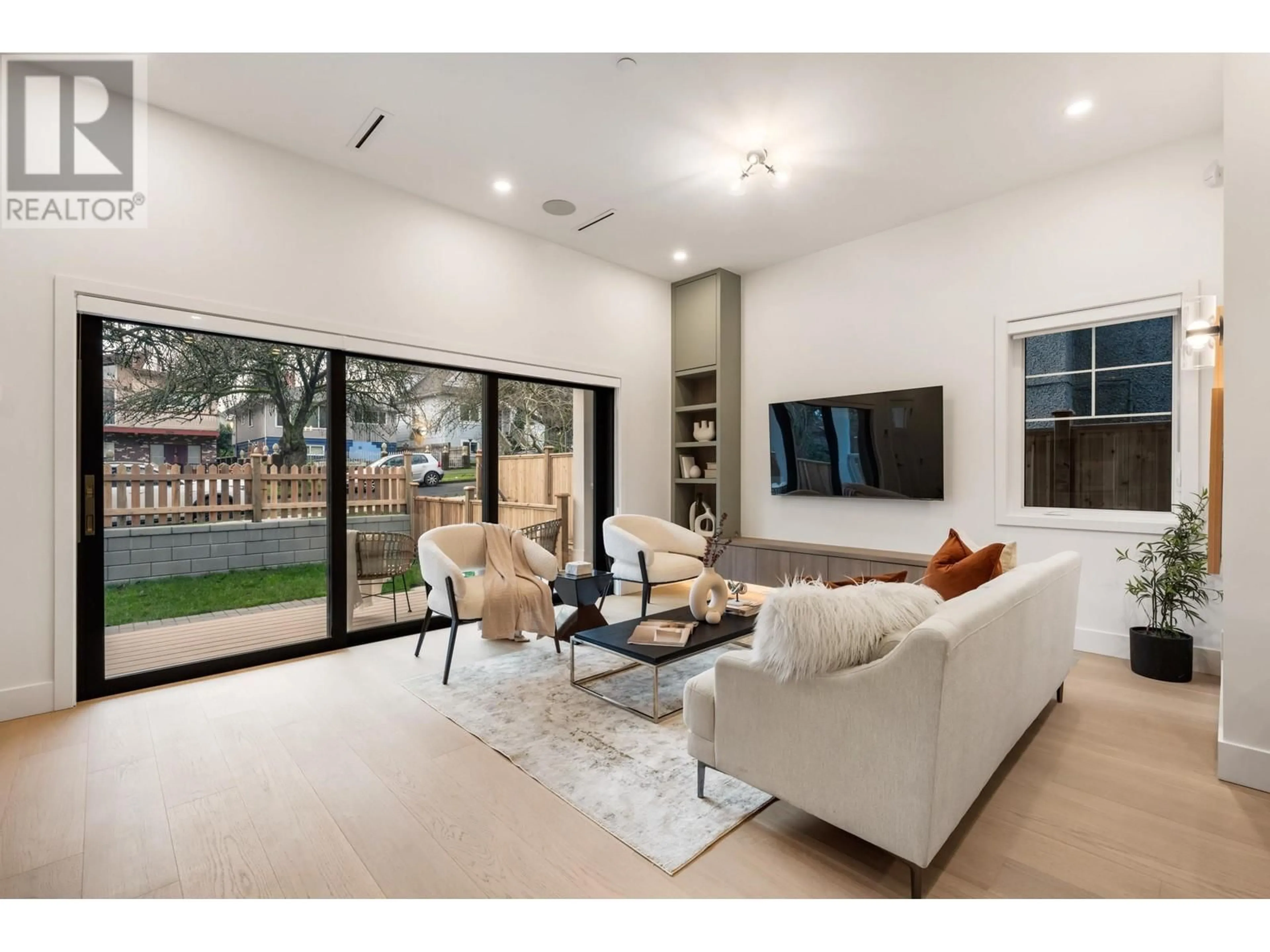 Living room with furniture, unknown for 1317 18TH AVENUE, Vancouver British Columbia V5V1H5