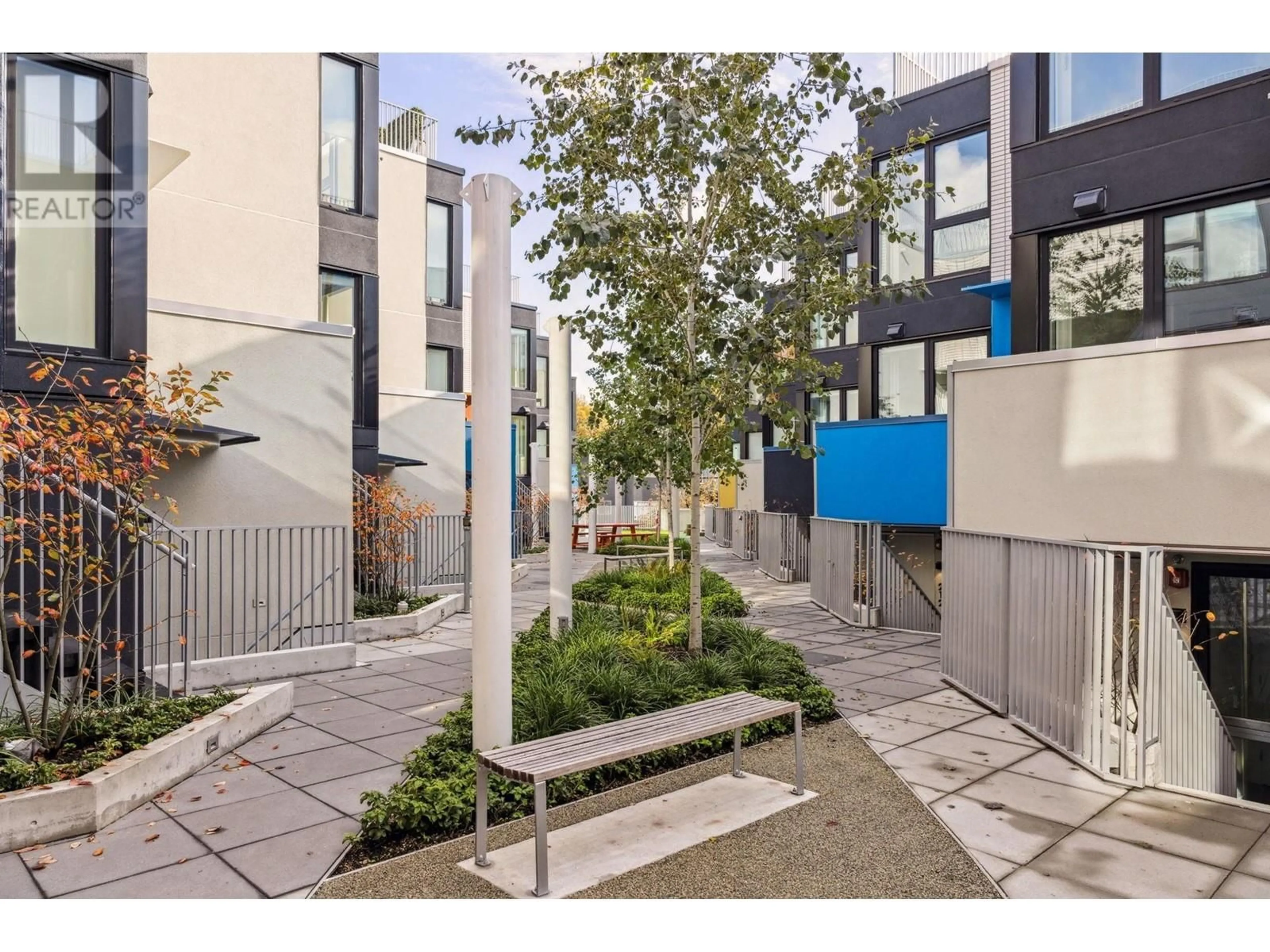 Unknown for 212 - 322 15TH AVENUE, Vancouver British Columbia V5T0K5
