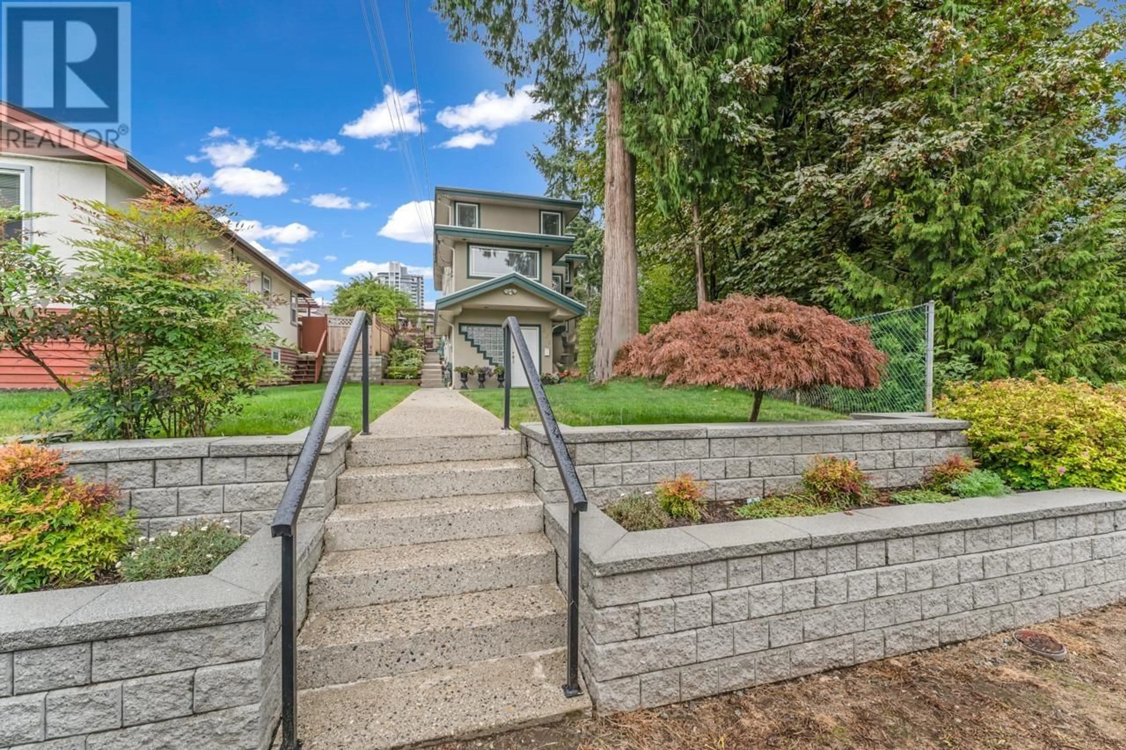 Patio, unknown for 969 MADORE AVENUE, Coquitlam British Columbia V3K3B4