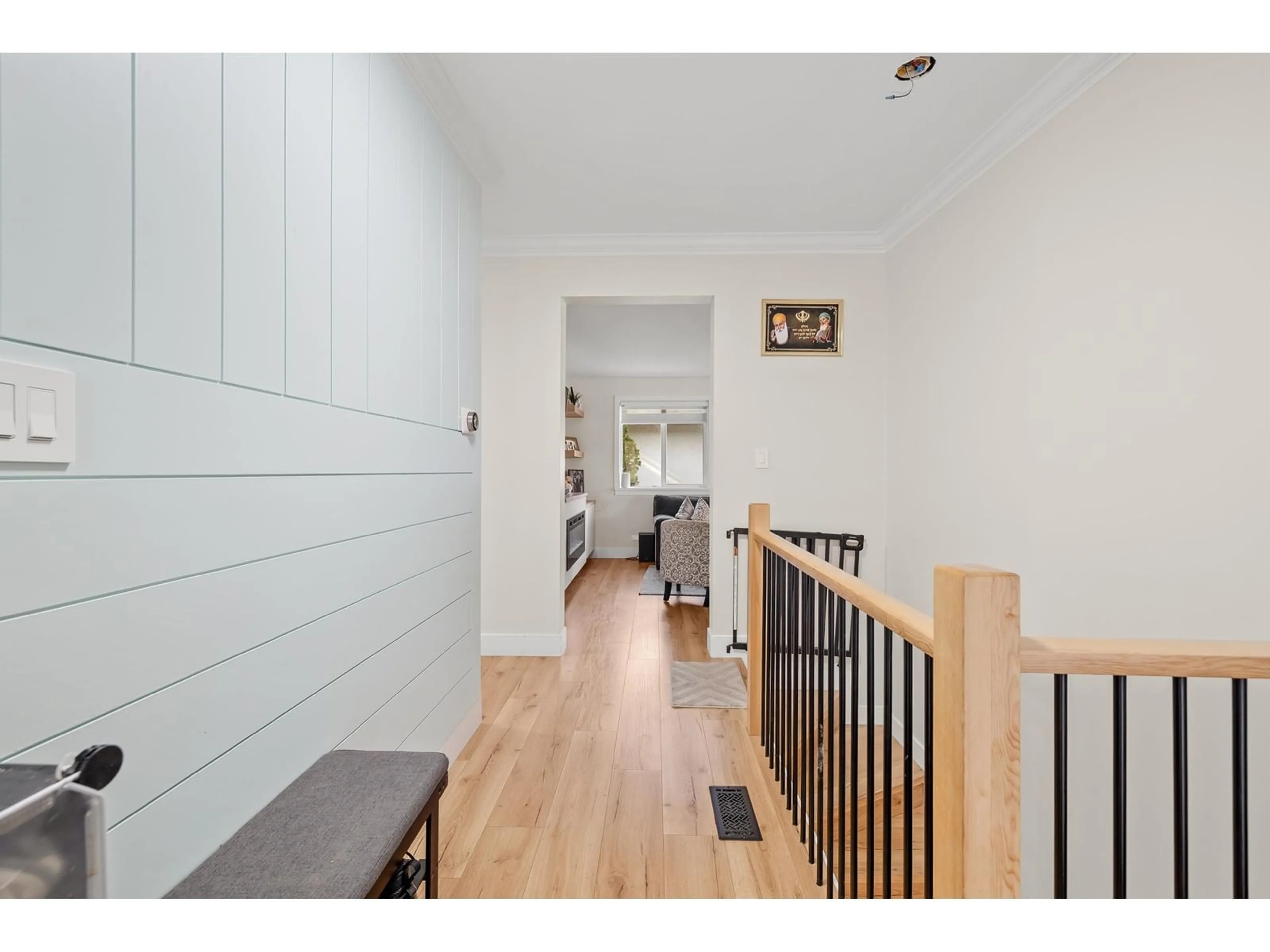Indoor entryway for 10227 127, Surrey British Columbia V3V5J8