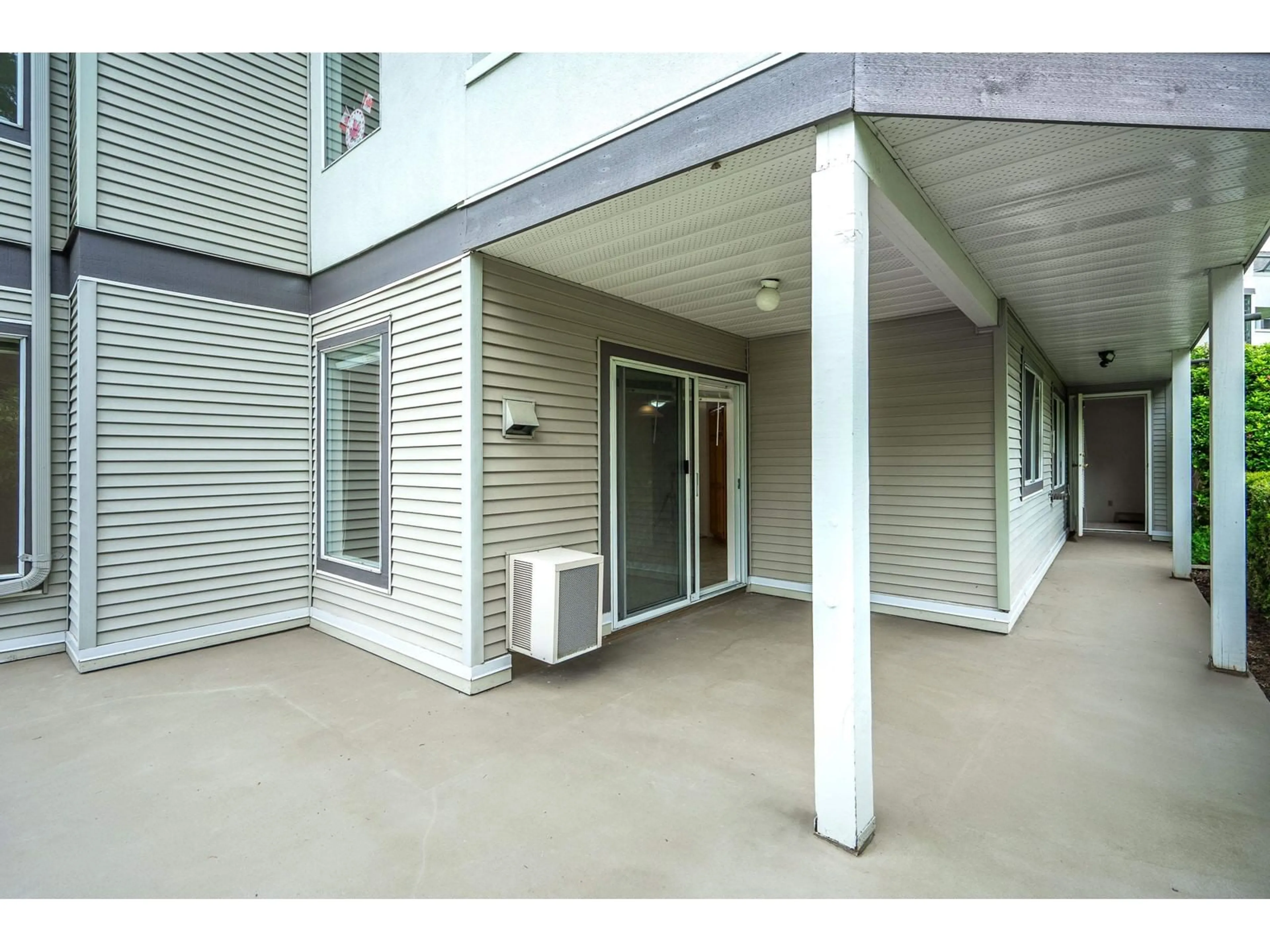 Patio, unknown for 105 - 2451 GLADWIN, Abbotsford British Columbia V2T3N8