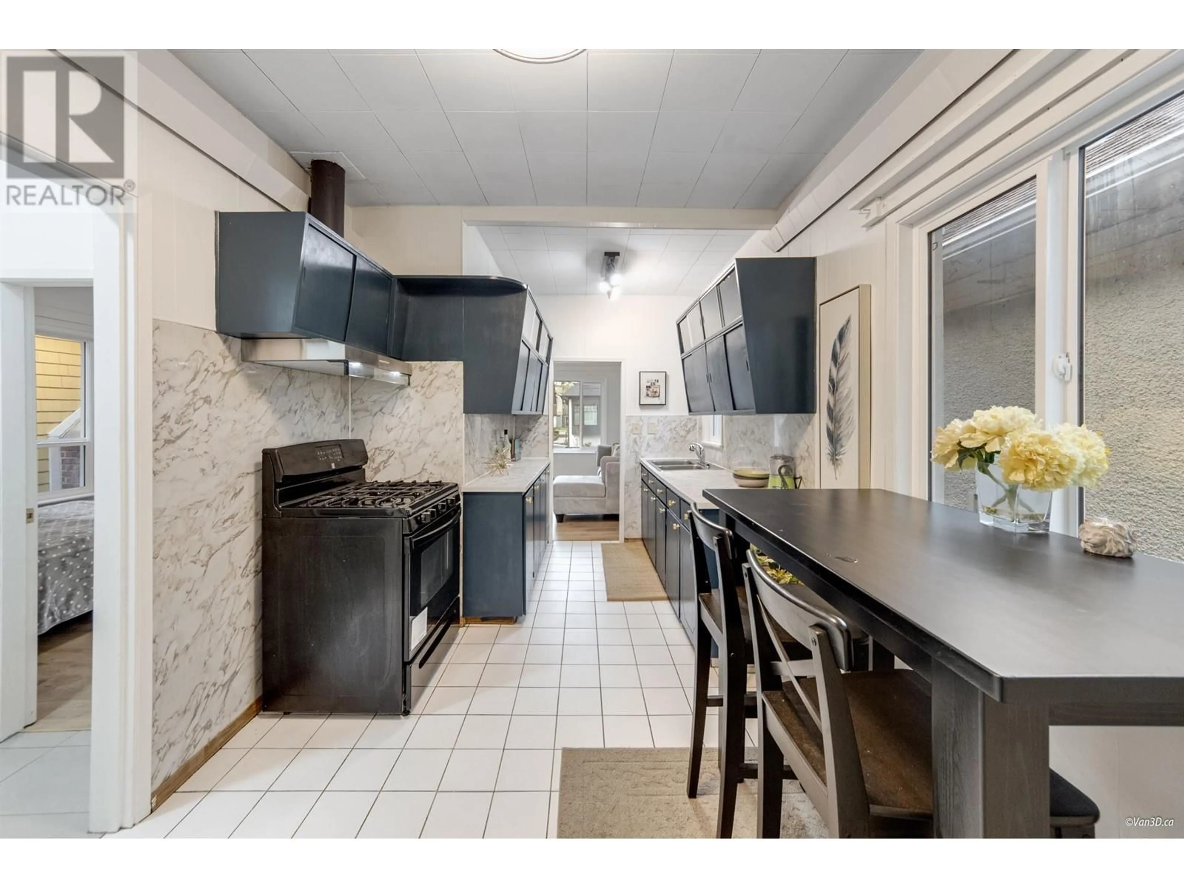Standard kitchen, ceramic/tile floor for 1143 22ND AVENUE, Vancouver British Columbia V5V1W5