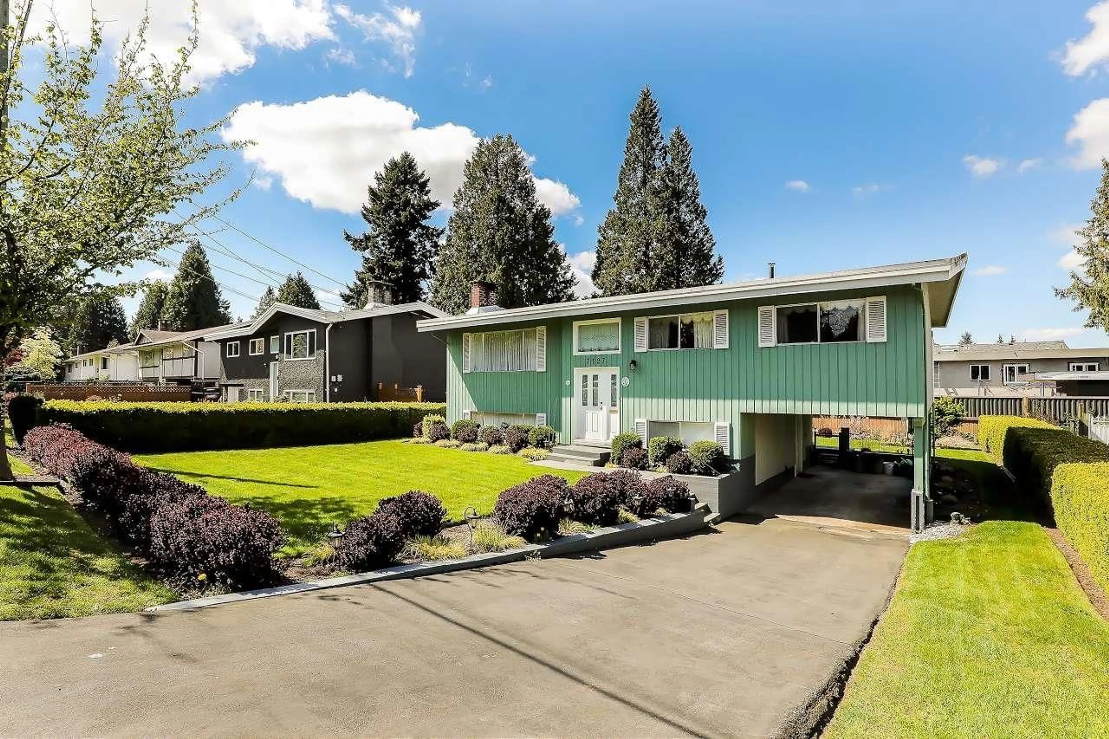 Home with vinyl exterior material, street for 7127 116, Delta British Columbia V4E1X9