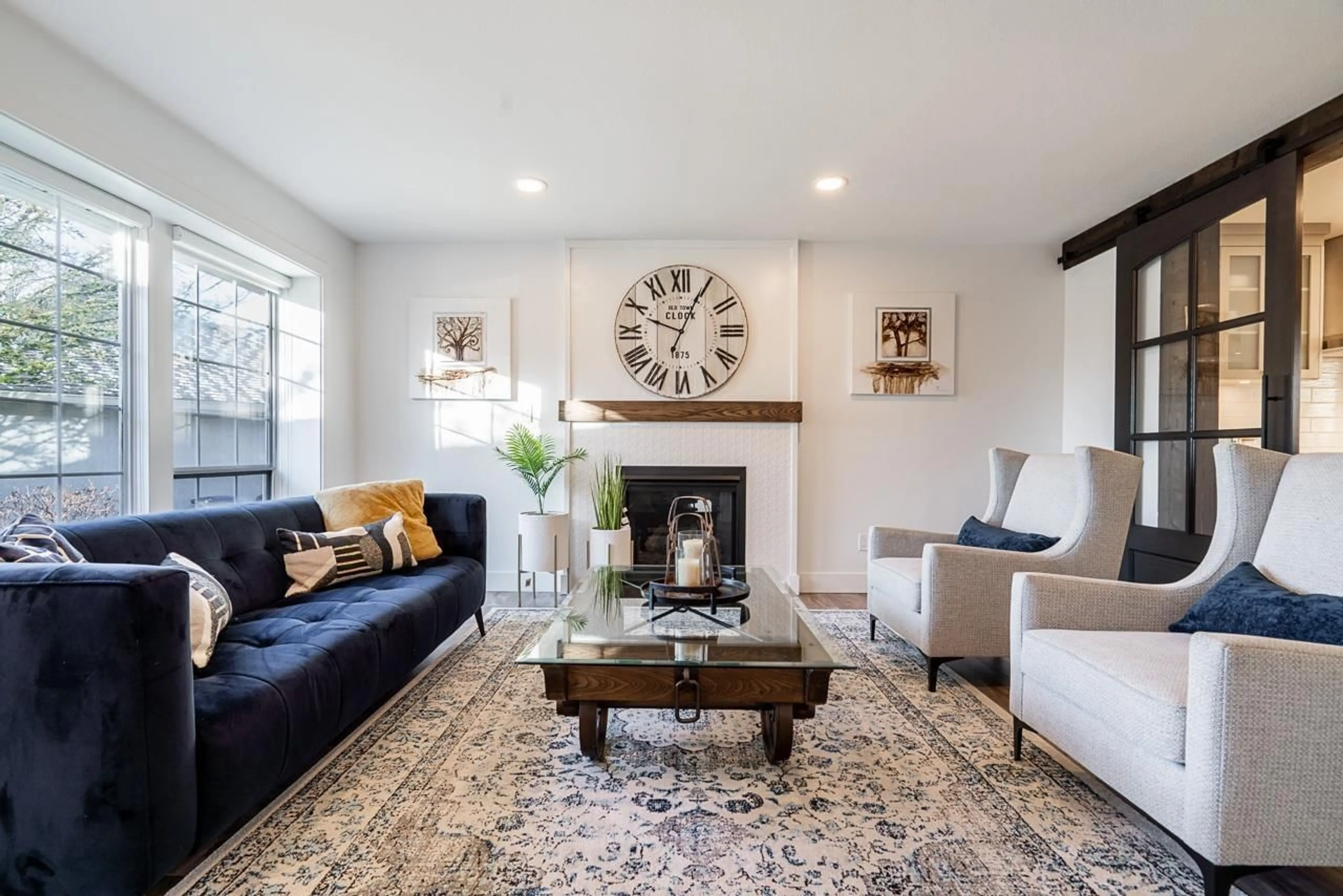 Living room with furniture, unknown for 7847 161A, Surrey British Columbia V4N0T8