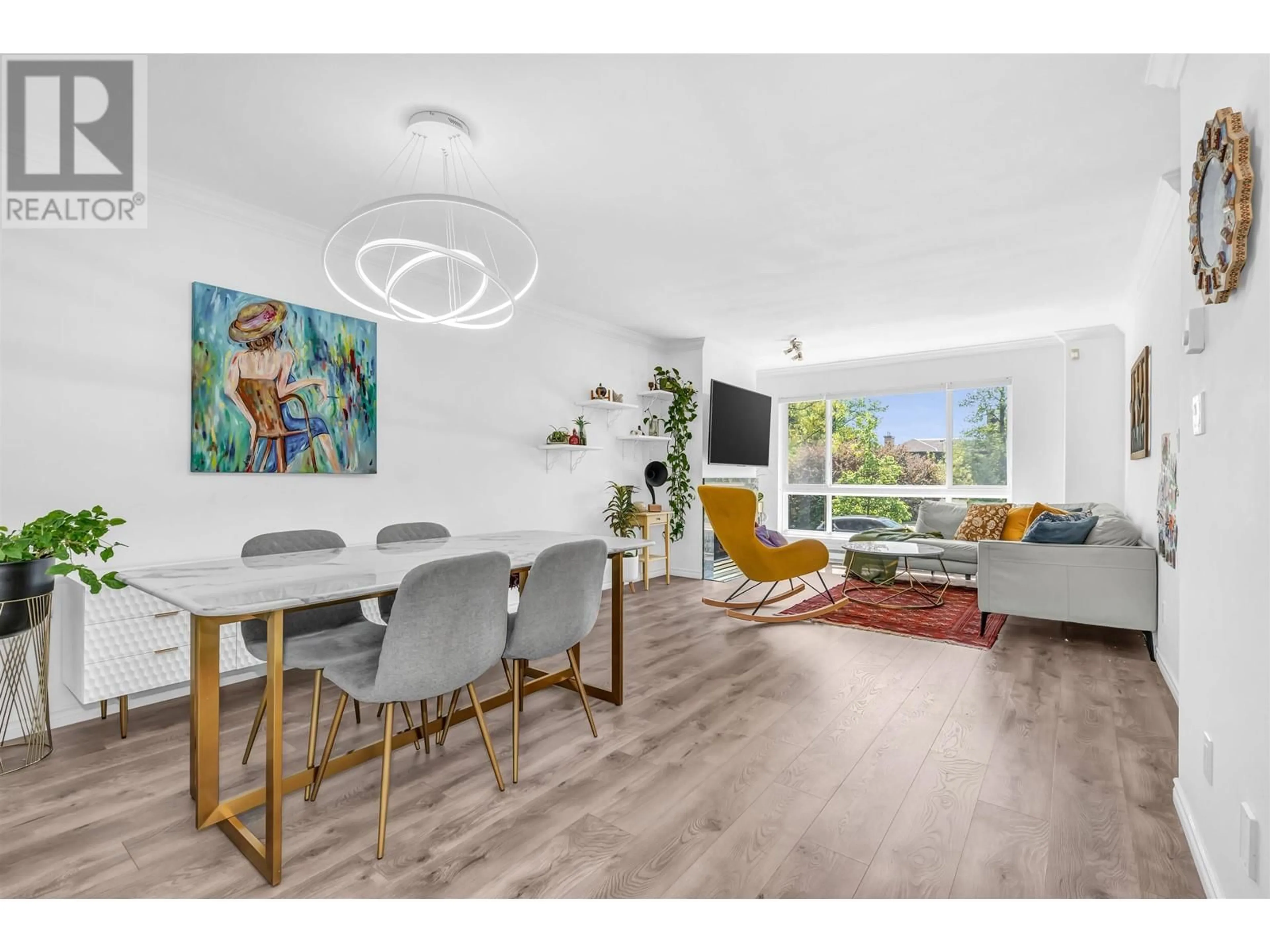 Unknown for 2 - 250 KEITH ROAD, North Vancouver British Columbia V7L1V5