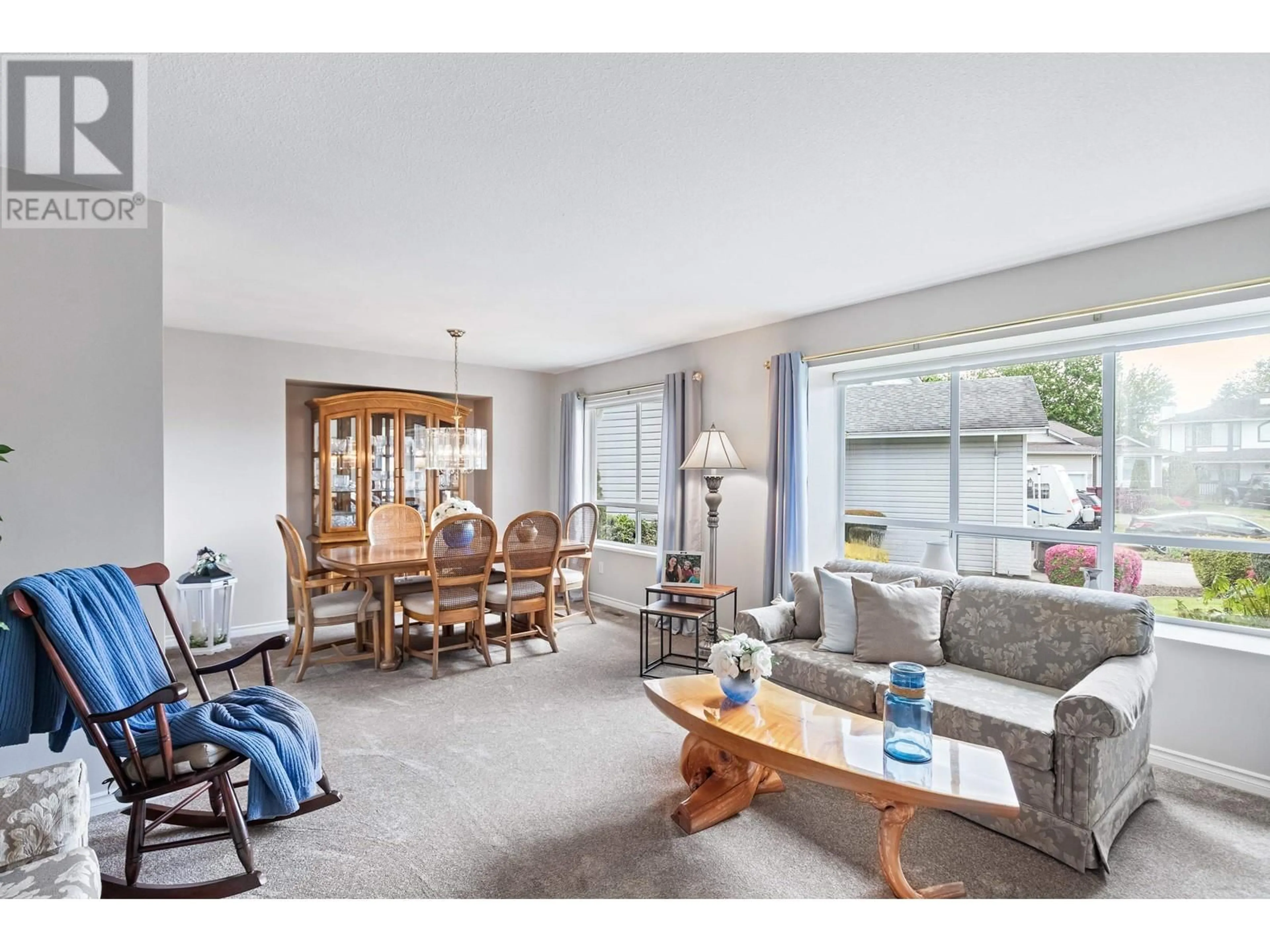 Living room with furniture, unknown for 12235 CYPRESS COURT, Pitt Meadows British Columbia V3Y2E1