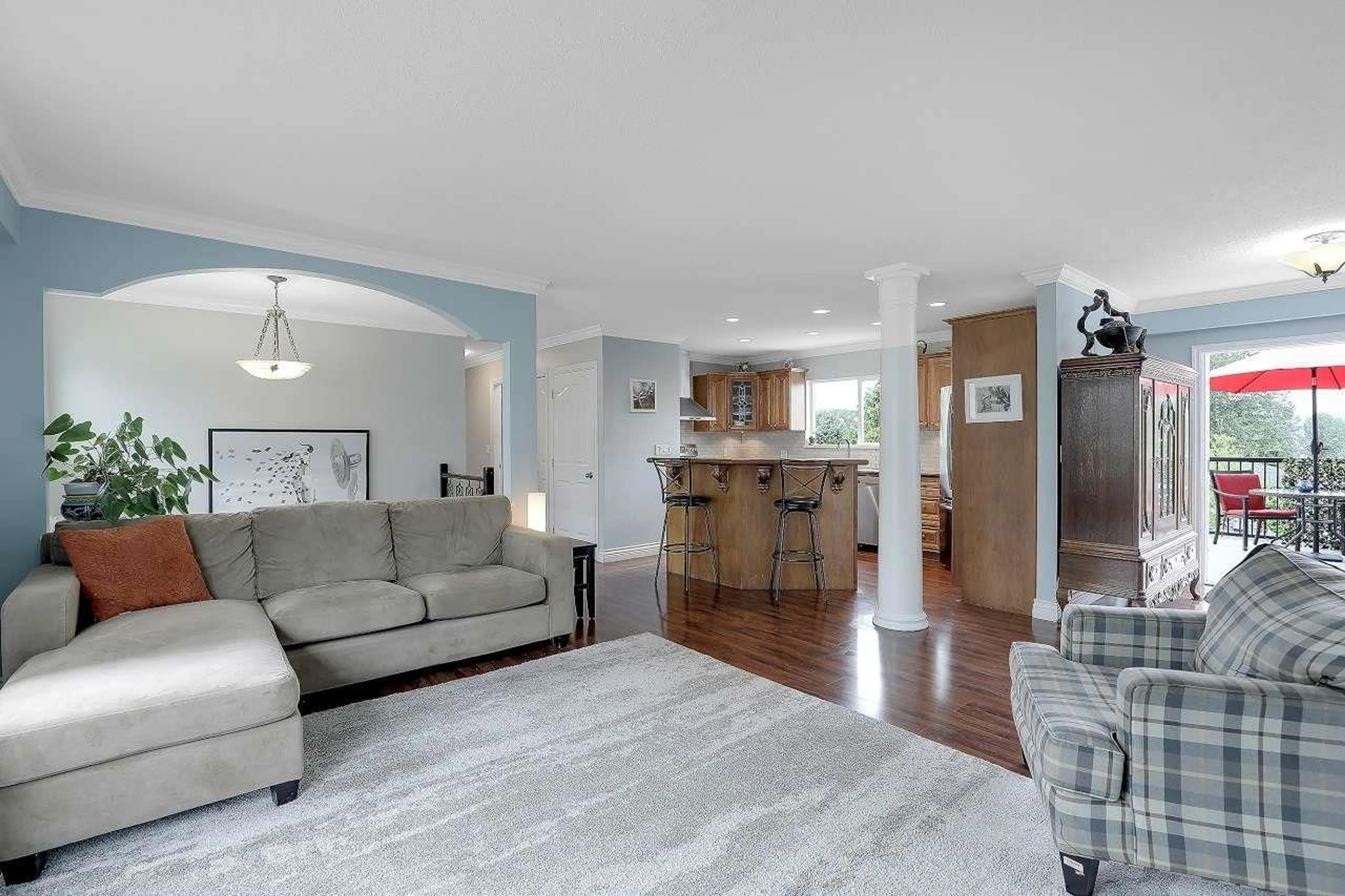 Living room with furniture, unknown for 13361 112A, Surrey British Columbia V3R2G6