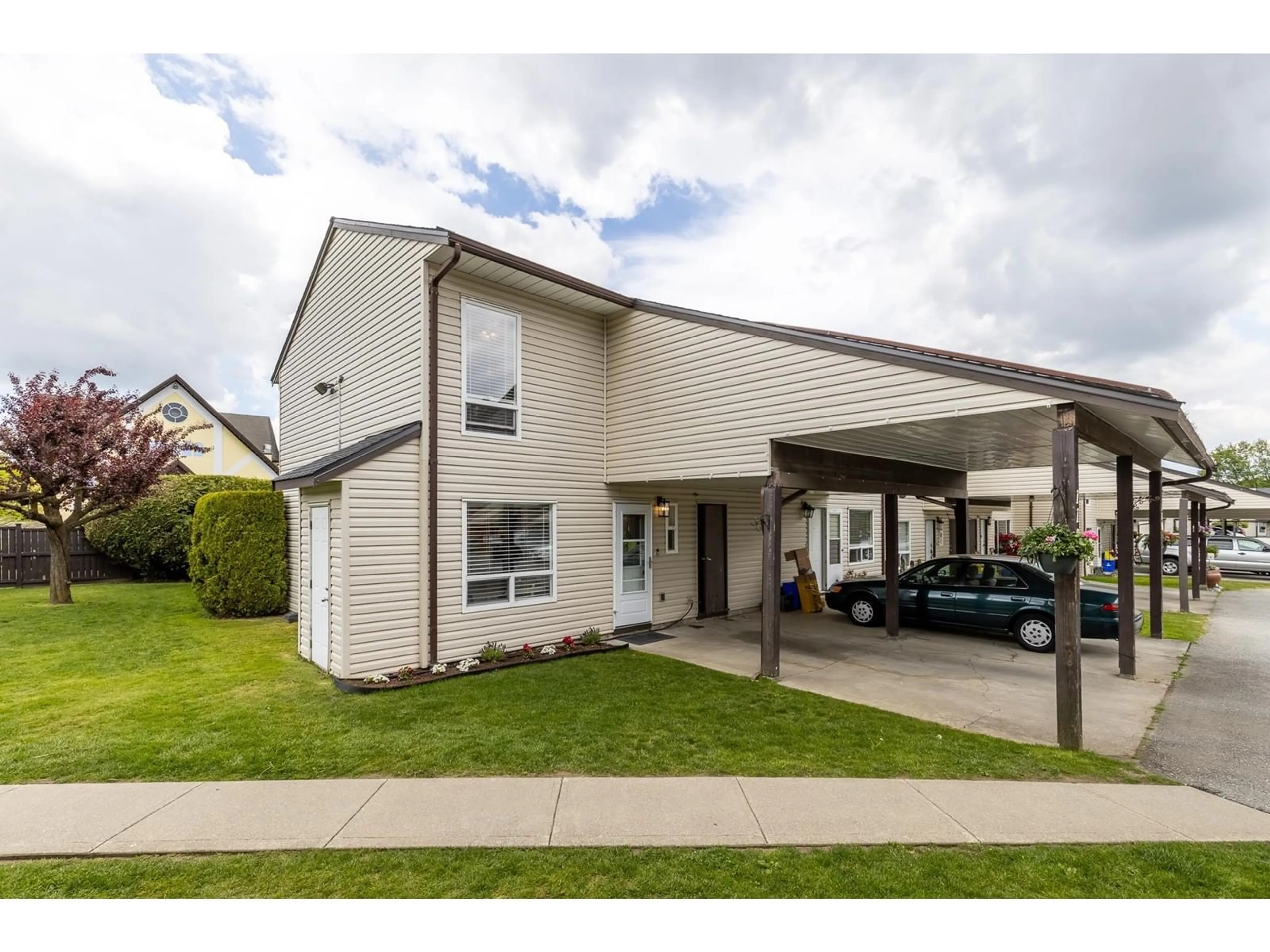 Unknown for 112 - 2844 273, Langley British Columbia V4W3S6
