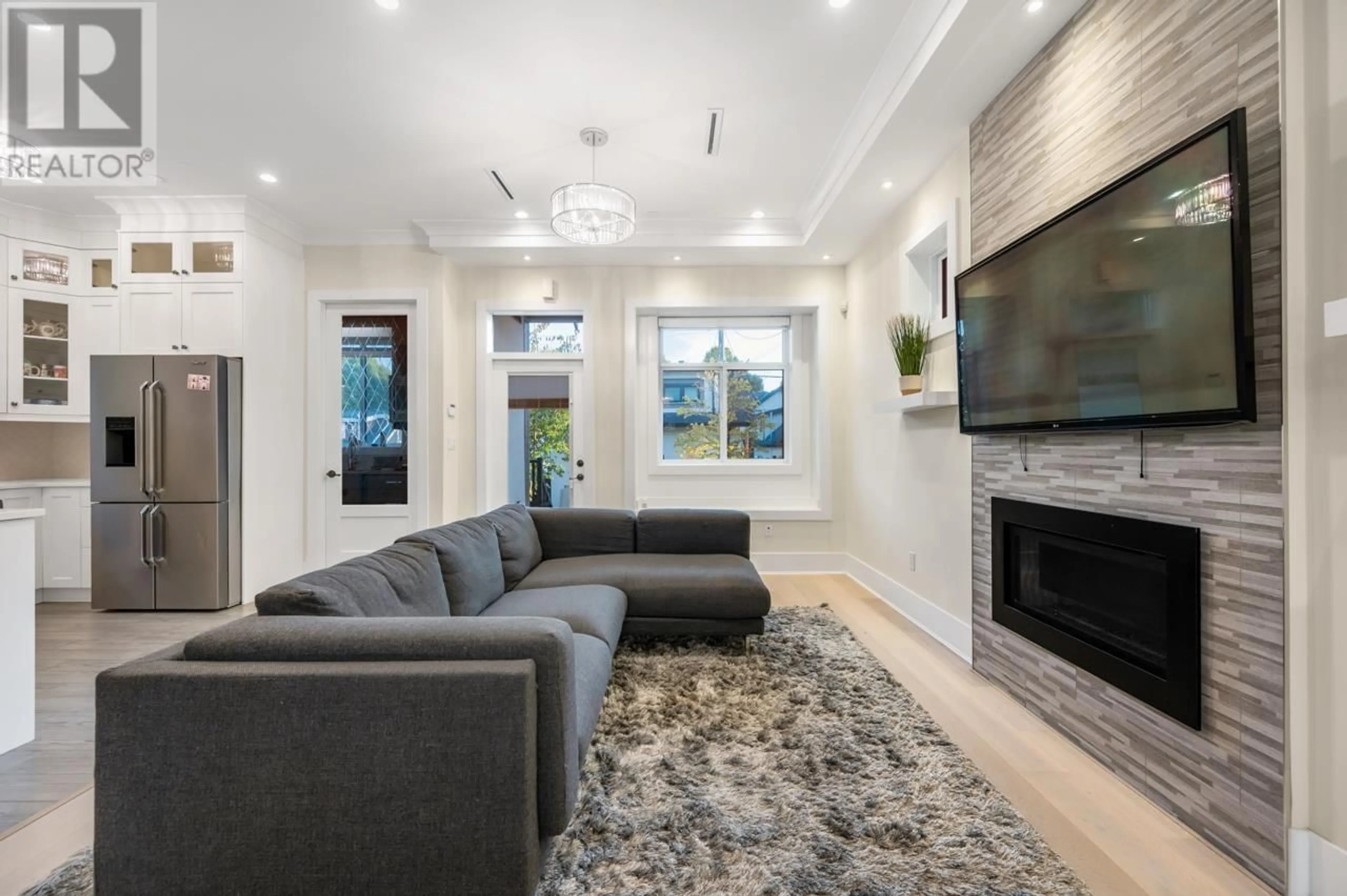 Living room with furniture, unknown for 288 59TH AVENUE, Vancouver British Columbia V5X1X9