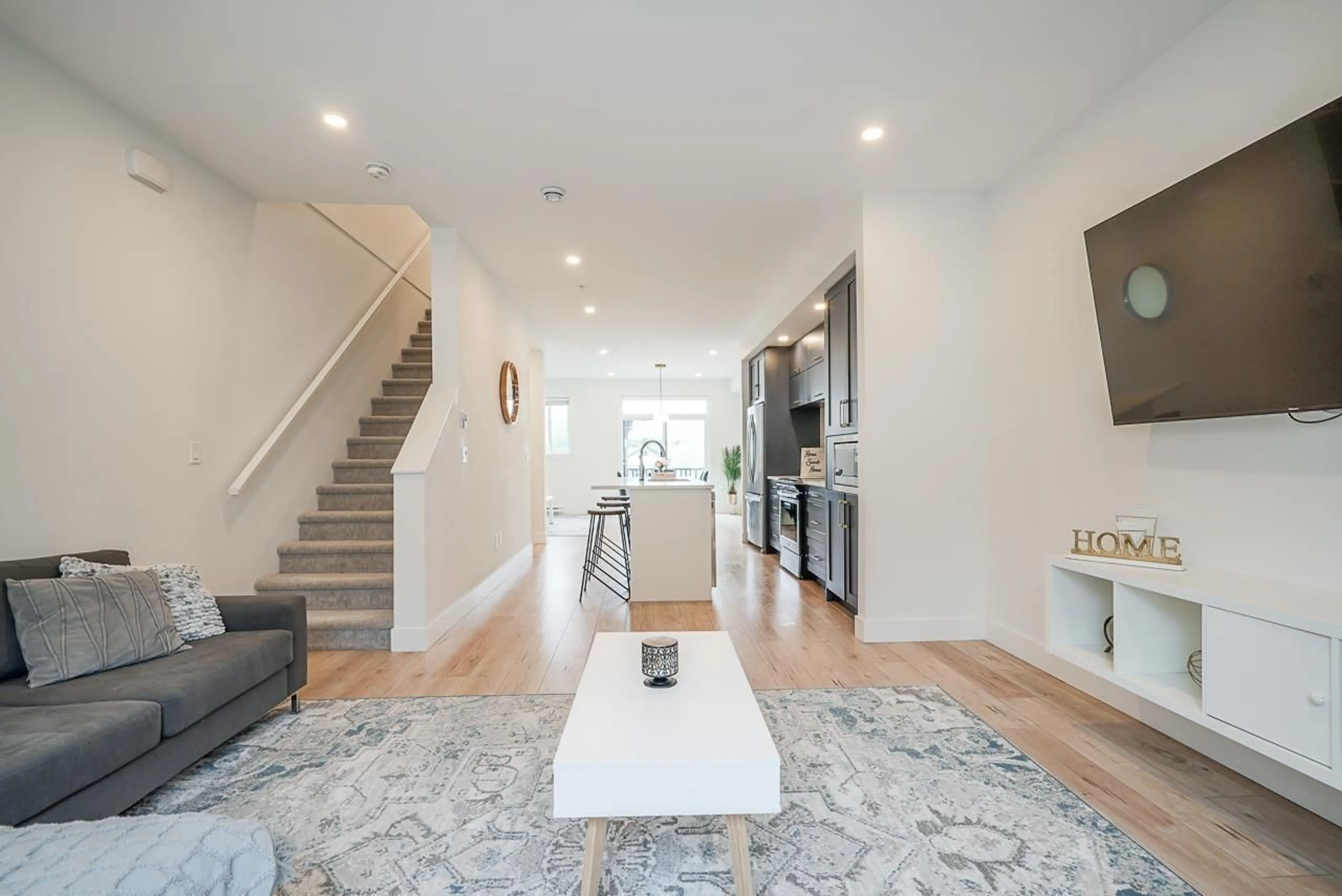 Indoor entryway for 26 - 19704 55A, Langley British Columbia V3A0L2