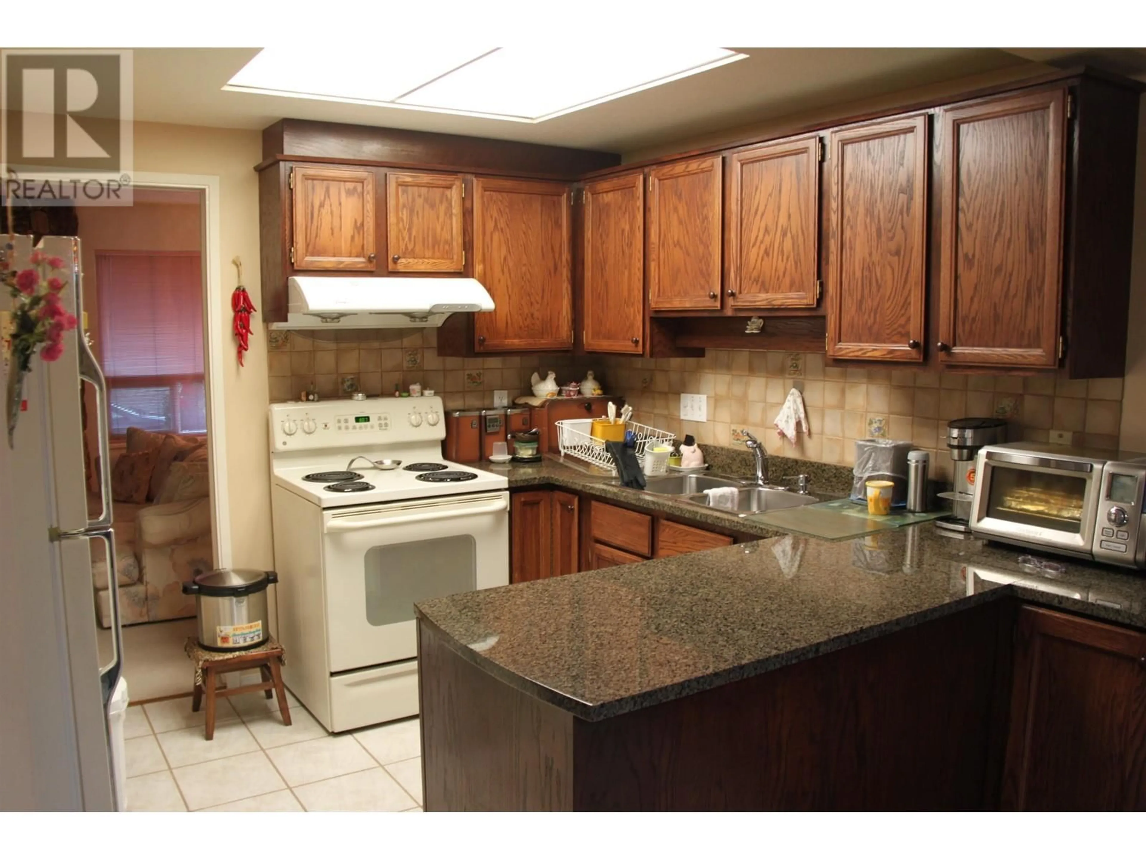 Standard kitchen, unknown for 11357 KINGCOME AVENUE, Richmond British Columbia V7A4W1