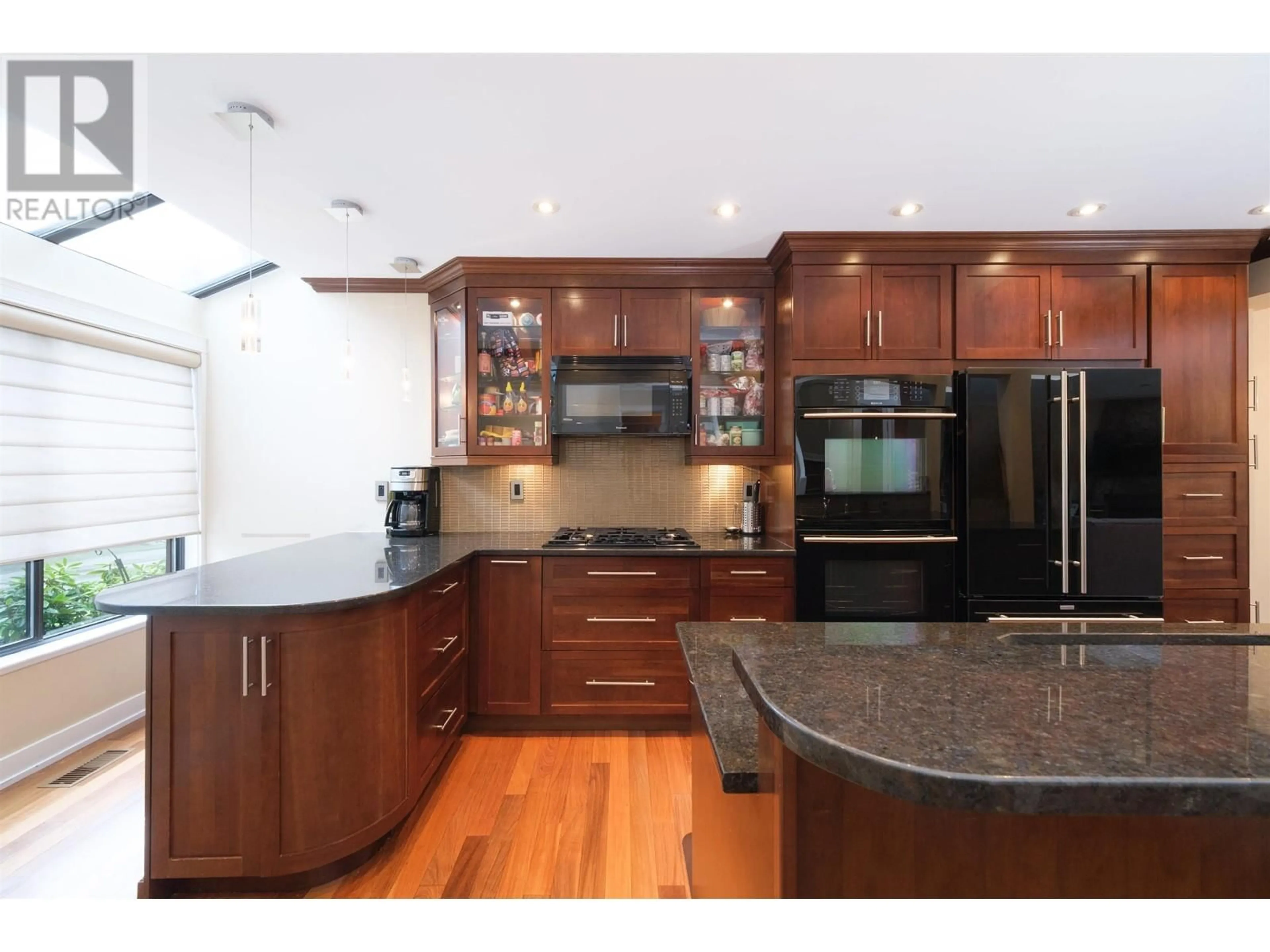 Open concept kitchen, unknown for 1151 MONTROYAL BOULEVARD, North Vancouver British Columbia V7R2H8