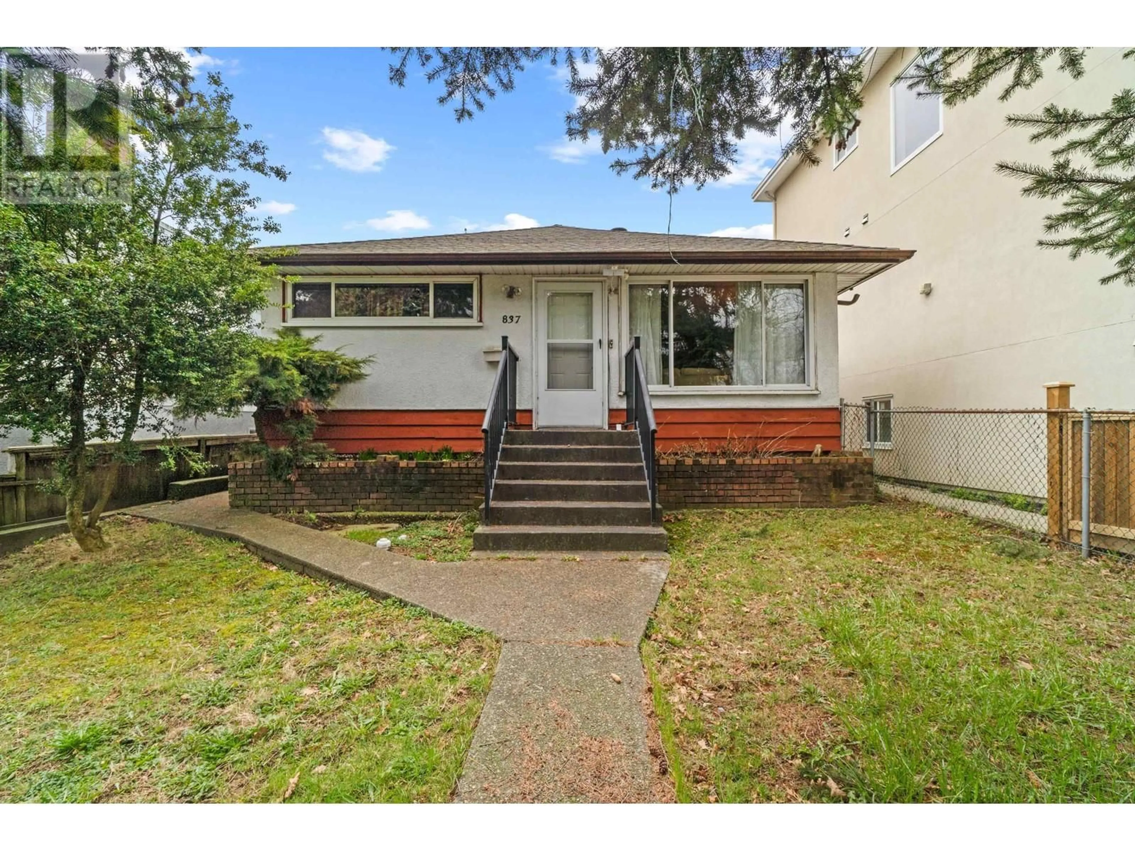Home with vinyl exterior material, street for 837 WINDERMERE STREET, Vancouver British Columbia V5K4J5