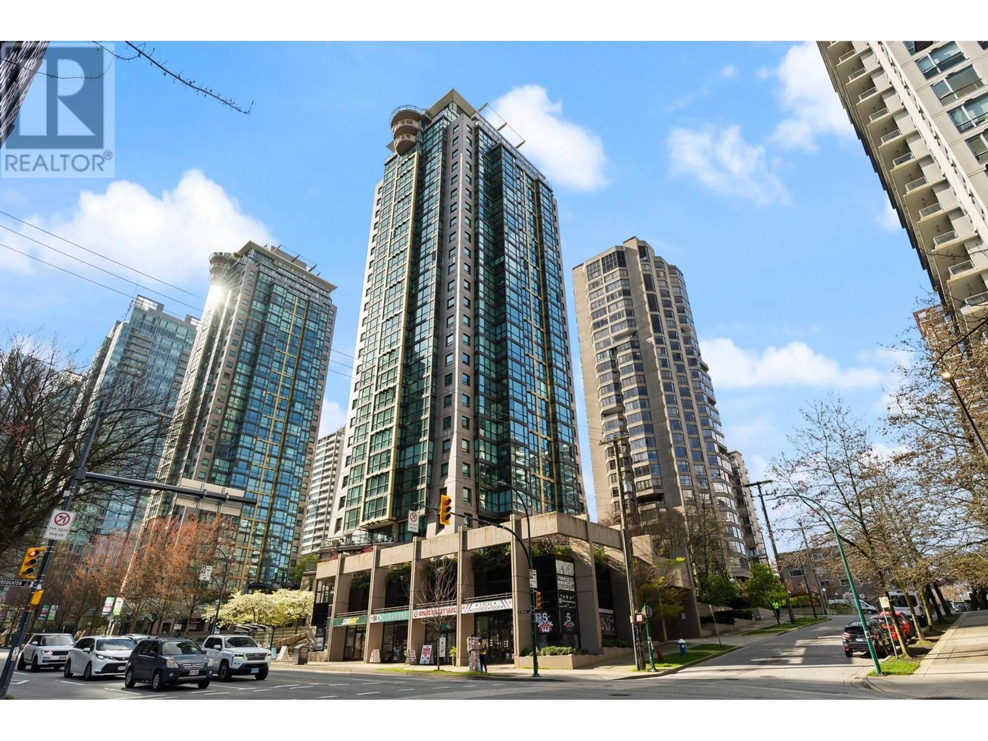 Indoor foyer for 911 - 1367 ALBERNI STREET, Vancouver British Columbia V6E4R9