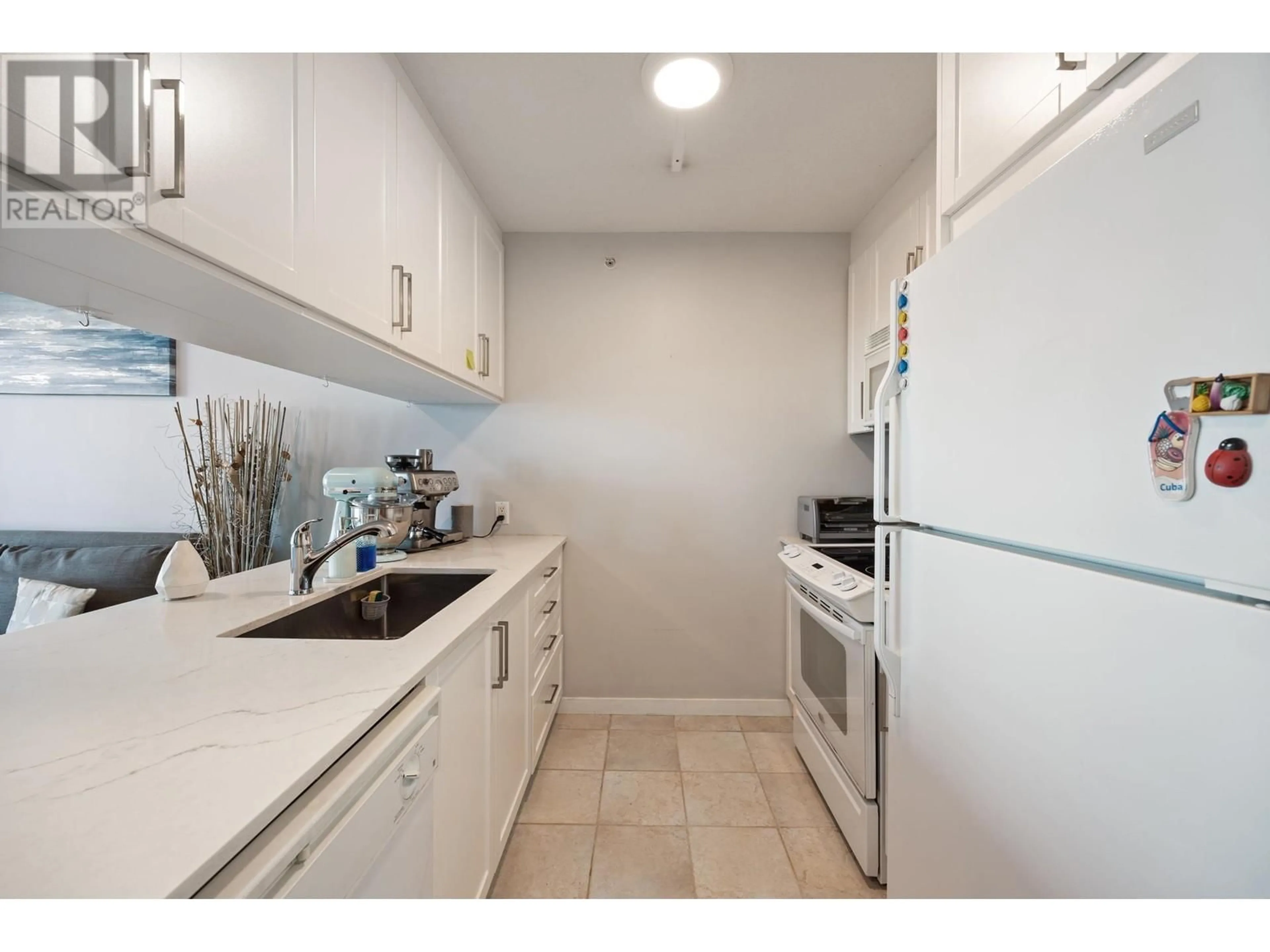 Standard kitchen, unknown for 911 - 1367 ALBERNI STREET, Vancouver British Columbia V6E4R9