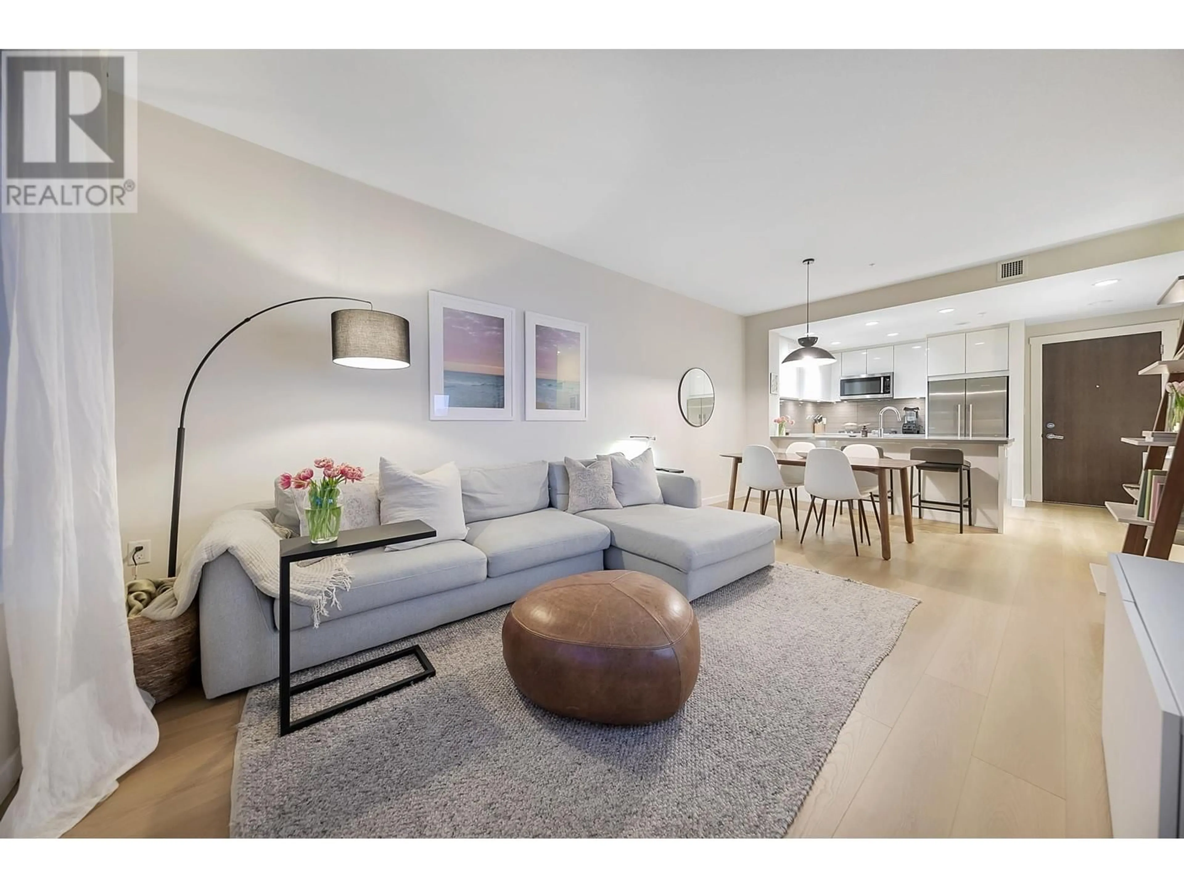 Living room with furniture, unknown for 428 - 255 1ST STREET, North Vancouver British Columbia V7M3G8