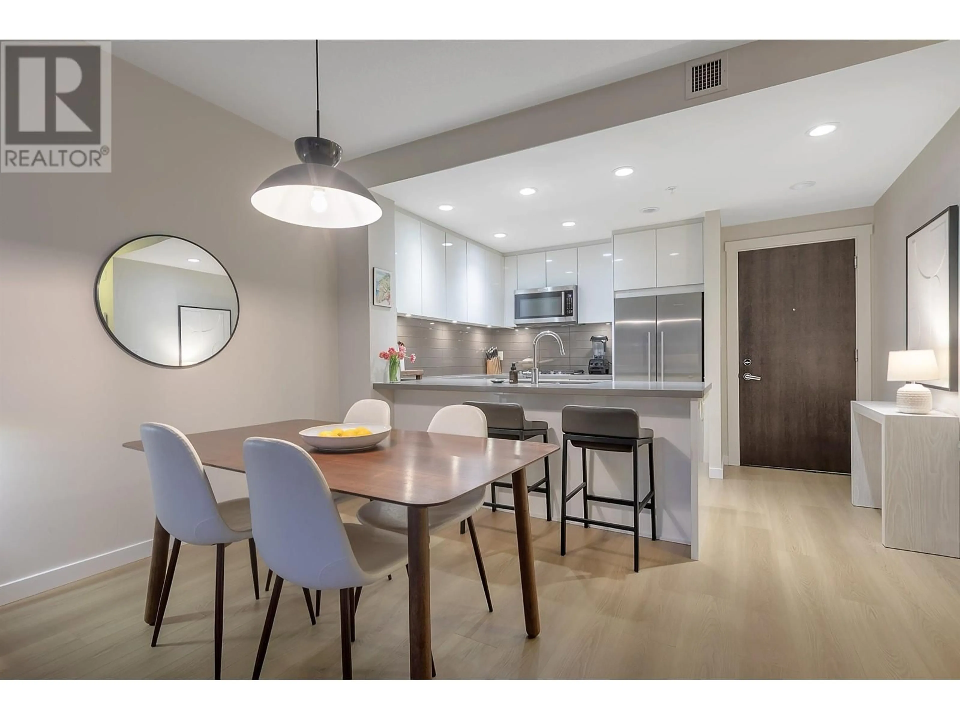 Open concept kitchen, unknown for 428 - 255 1ST STREET, North Vancouver British Columbia V7M3G8