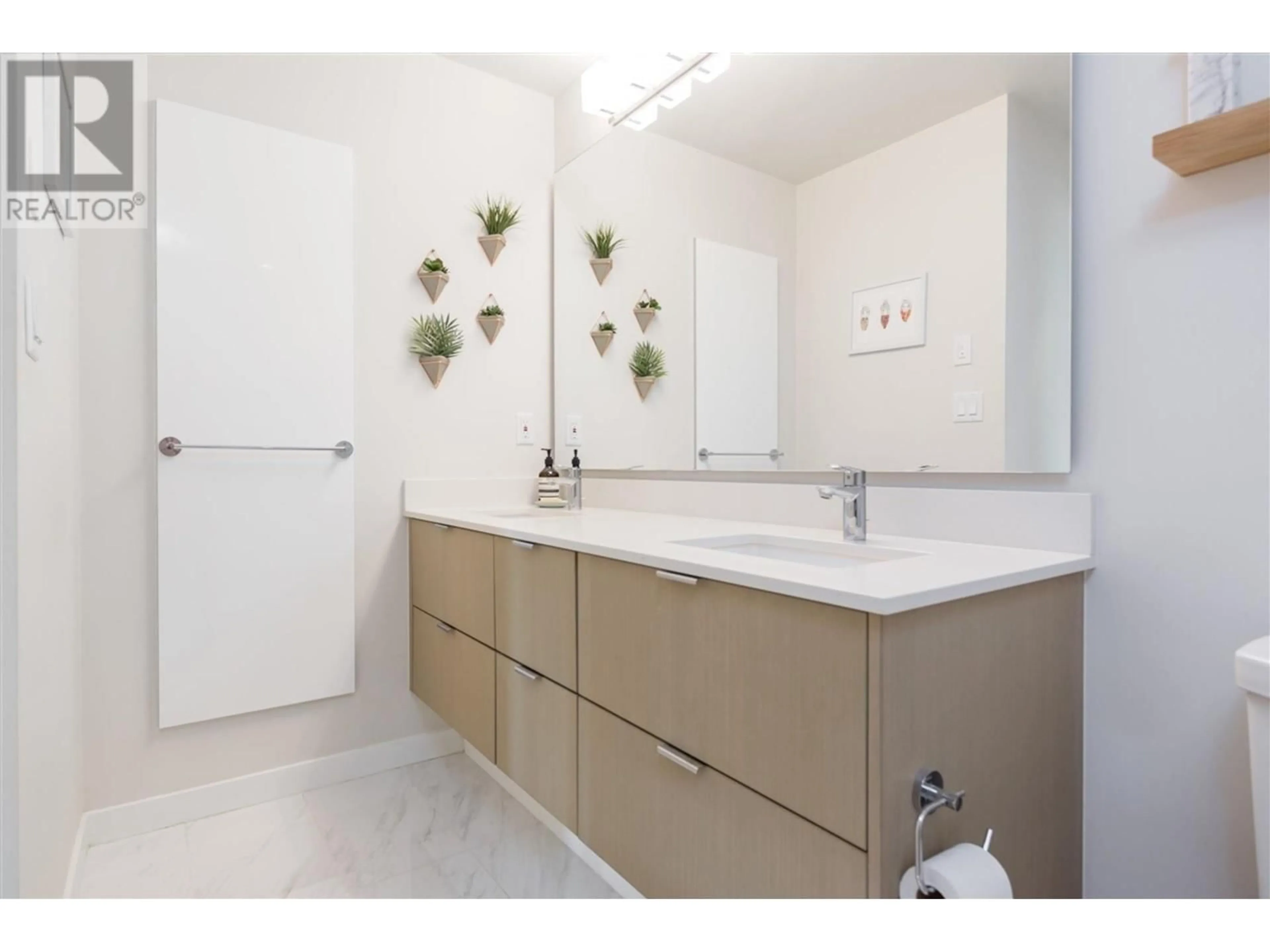 Standard bathroom, ceramic/tile floor for 428 - 255 1ST STREET, North Vancouver British Columbia V7M3G8