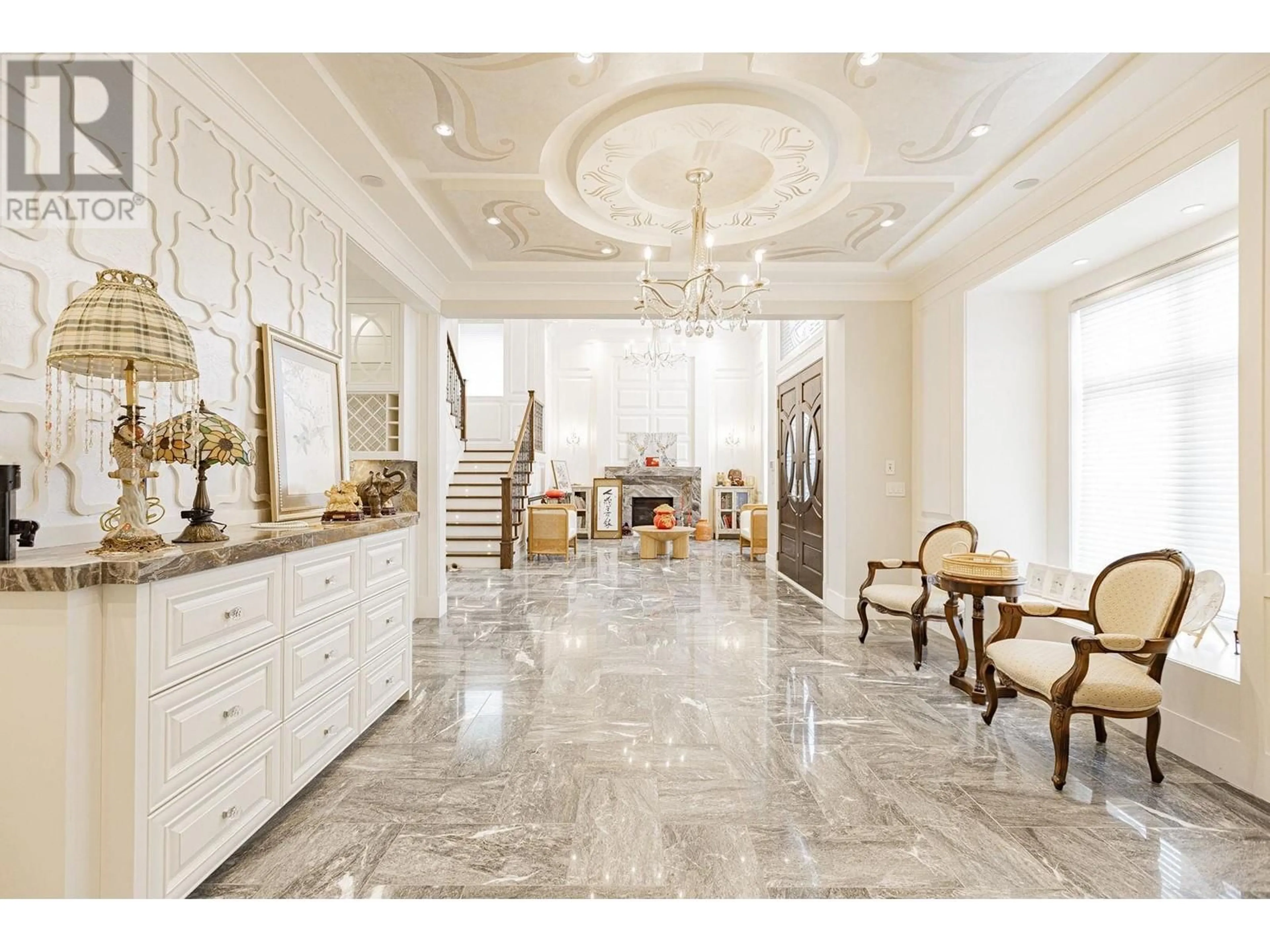 Indoor foyer for 7580 MALAHAT AVENUE, Richmond British Columbia V7A4G9