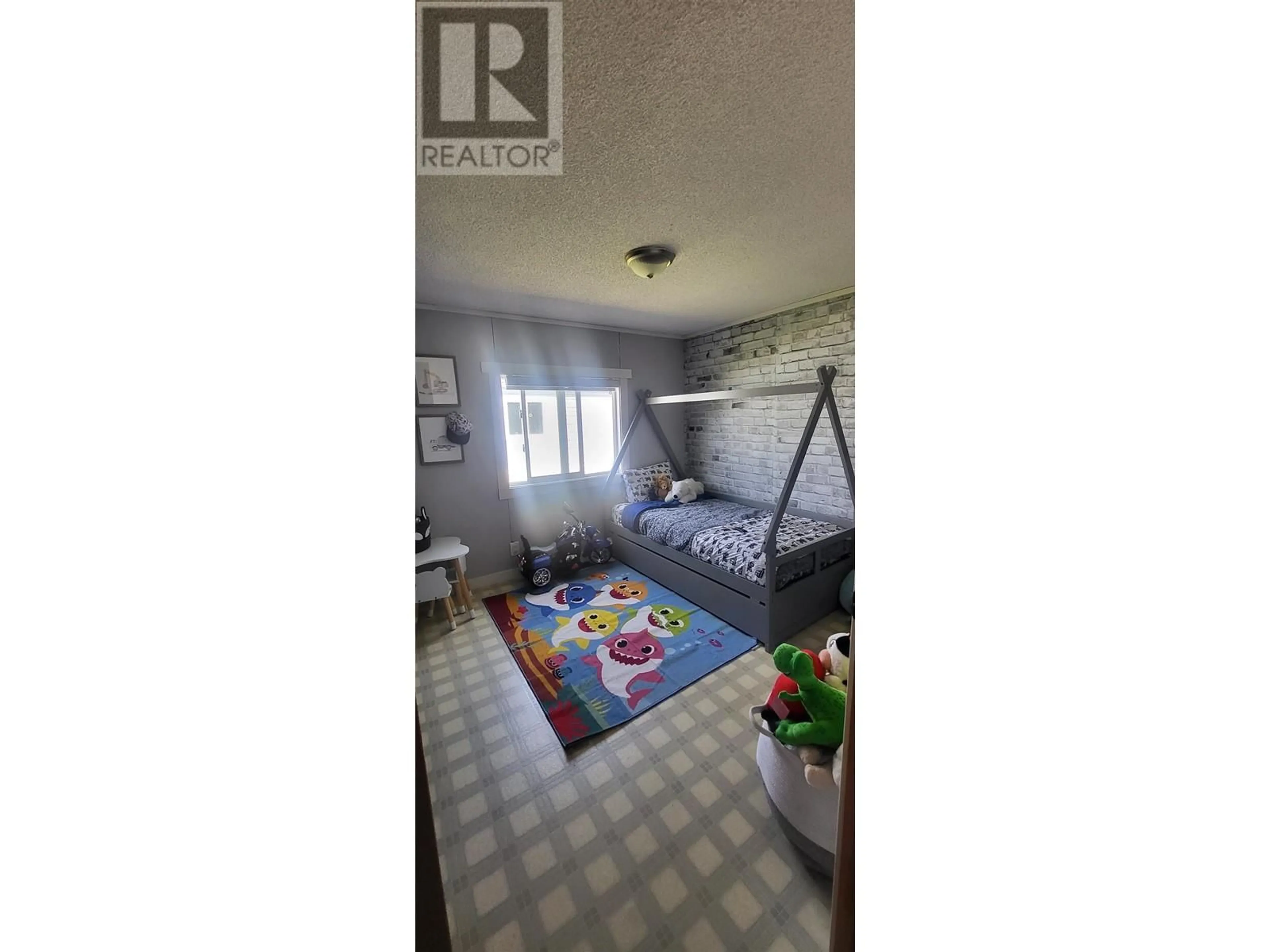 A pic of a room for 10 - 8622 HART HIGHWAY, Prince George British Columbia V2K3B7