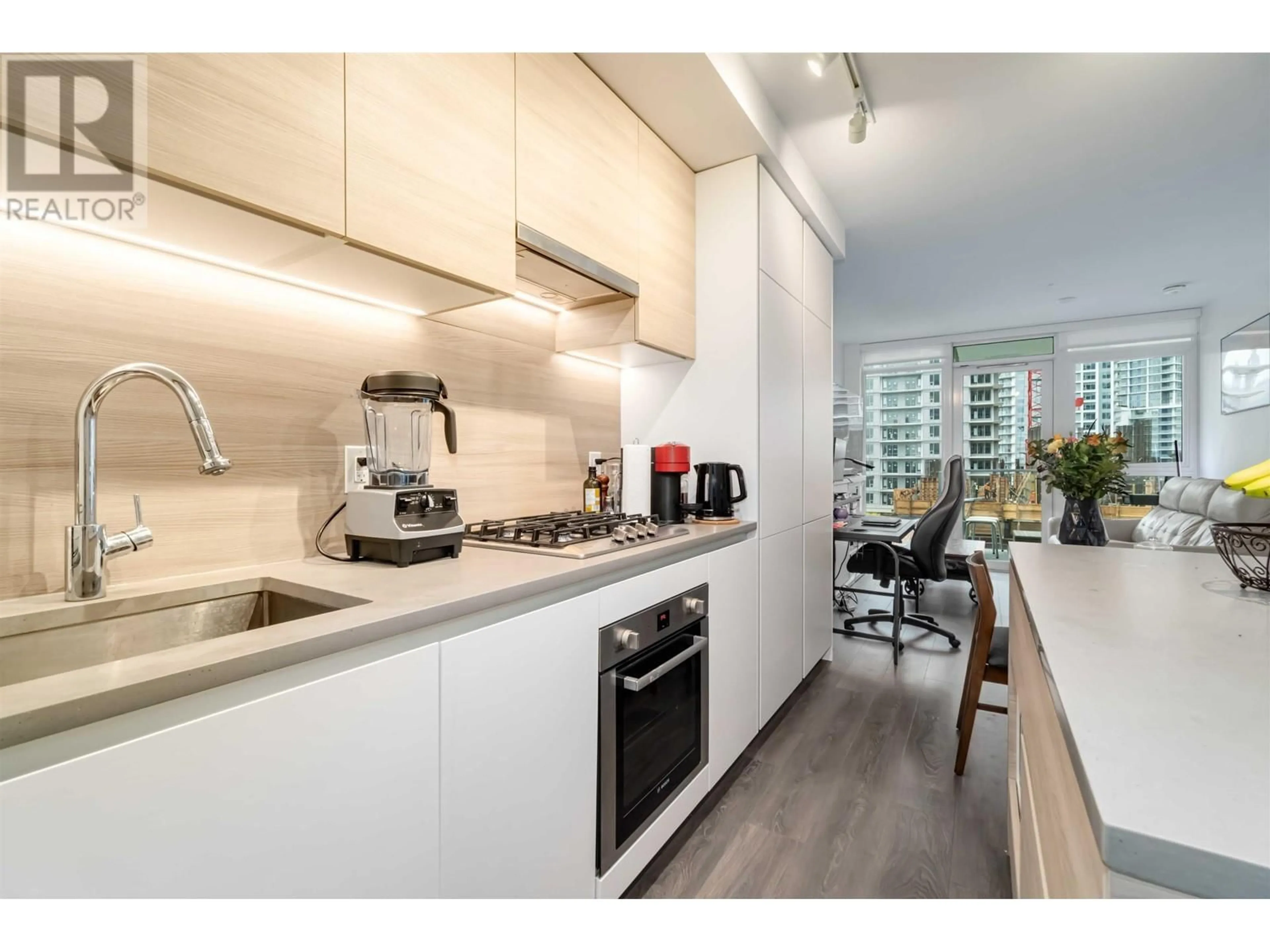 Standard kitchen, unknown for 652 WHITING WAY, Coquitlam British Columbia V3J0K3