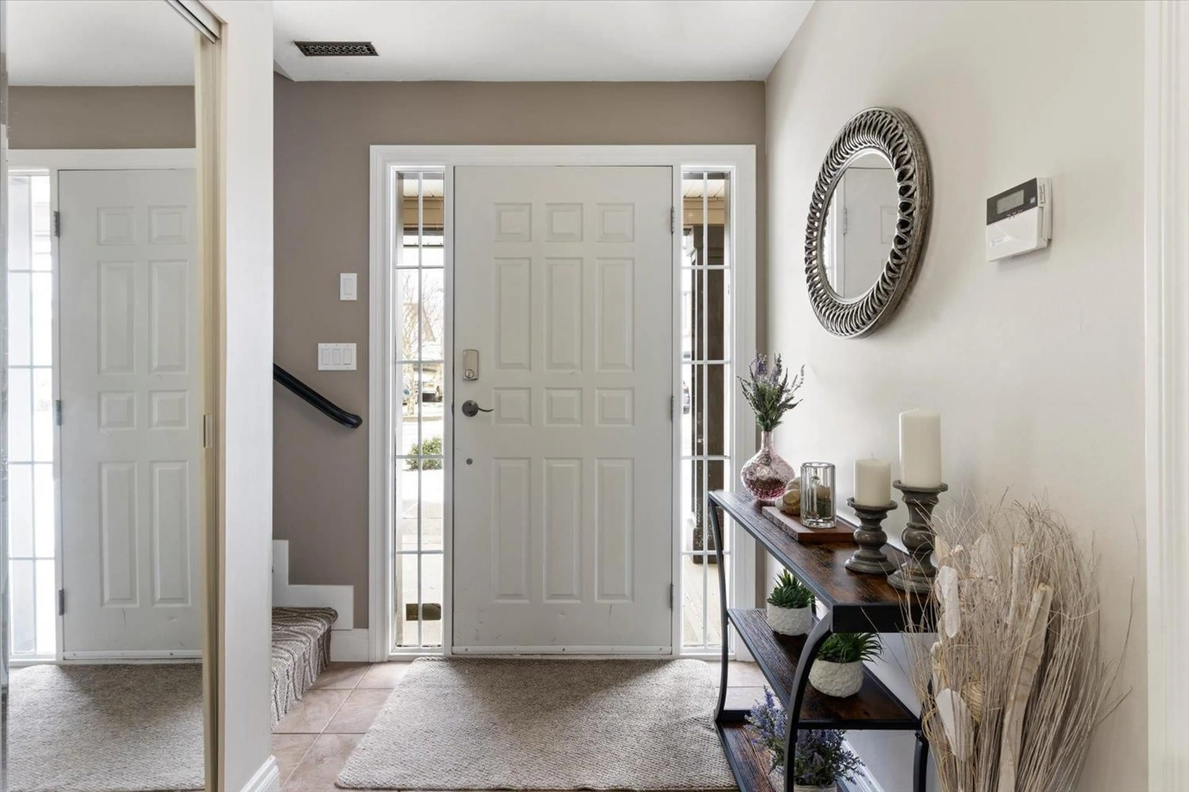 Indoor entryway for 46521 RANCHERO DRIVE, Chilliwack British Columbia V2P5P3